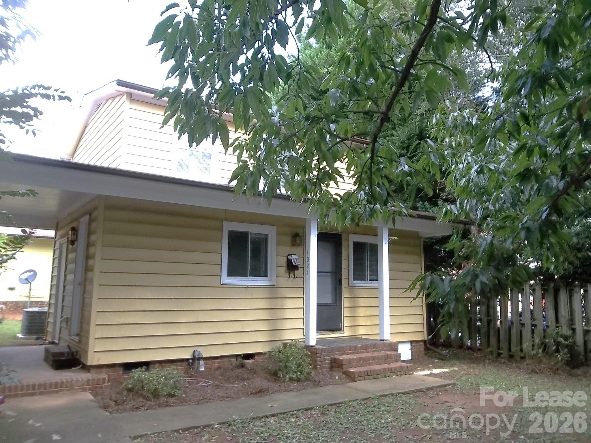 4024 Rosehaven Drive Property Photo 2