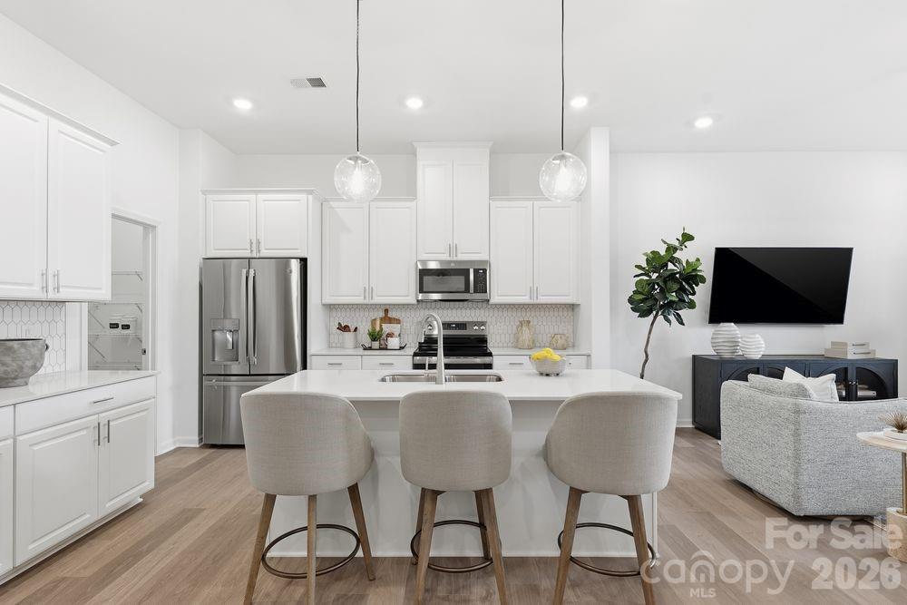 529 Silver Star Boulevard Property Photo 1