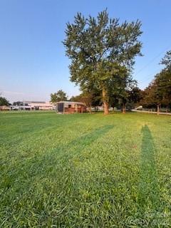 405 Hands Mill Highway Property Photo 5