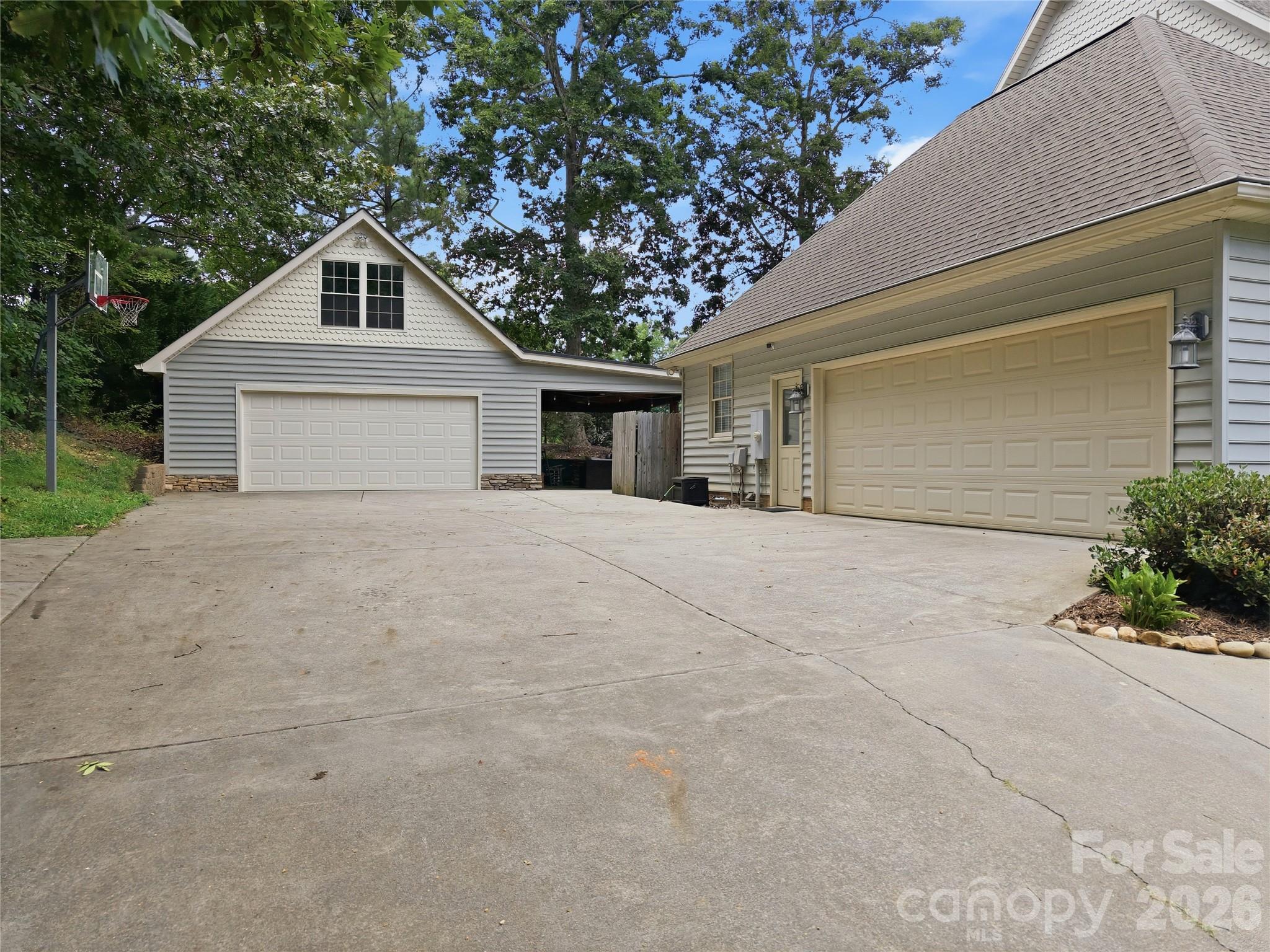 132 Chippewa Trail Property Photo 4