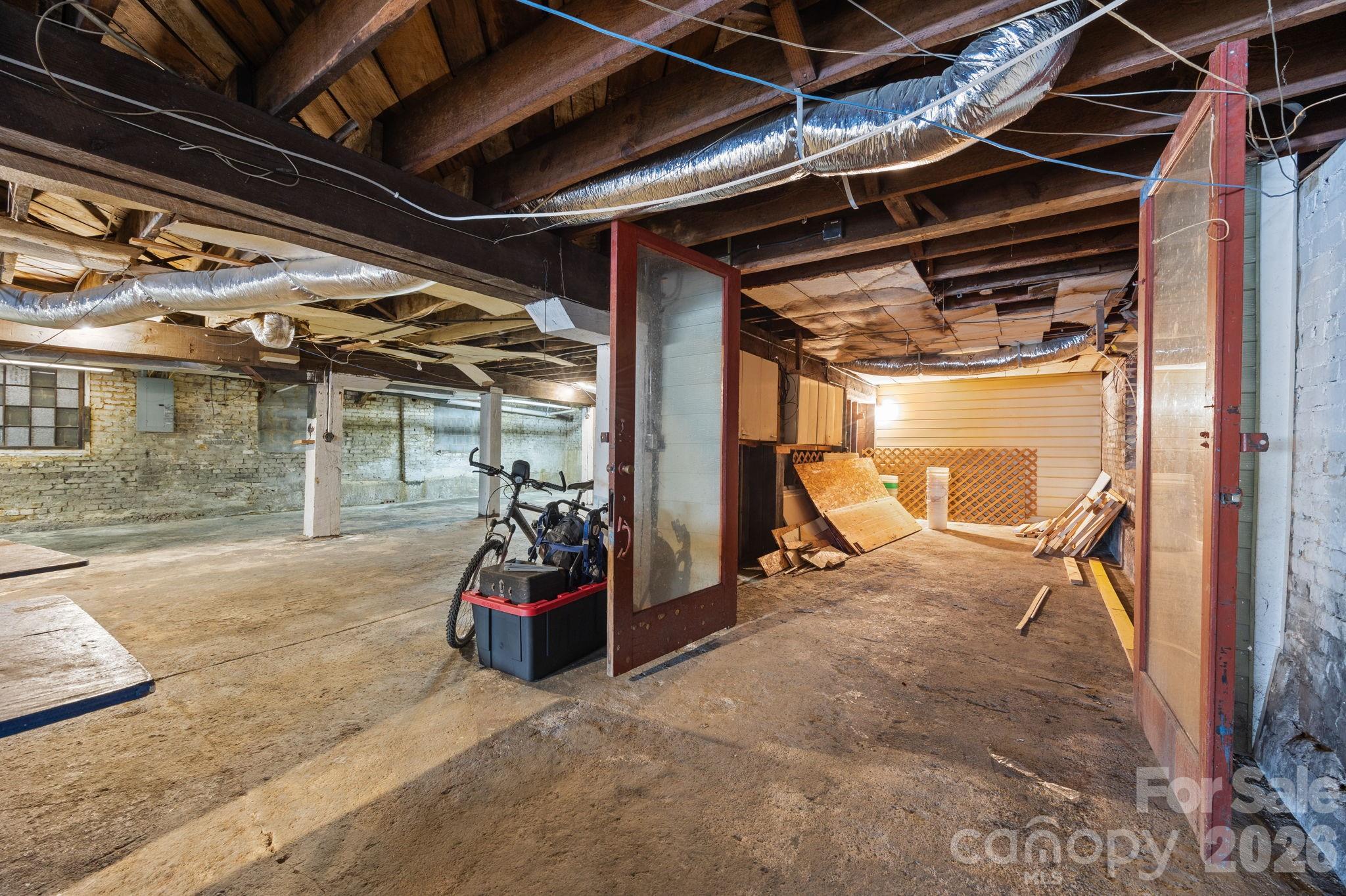 1108 S Salisbury Avenue Property Photo 31