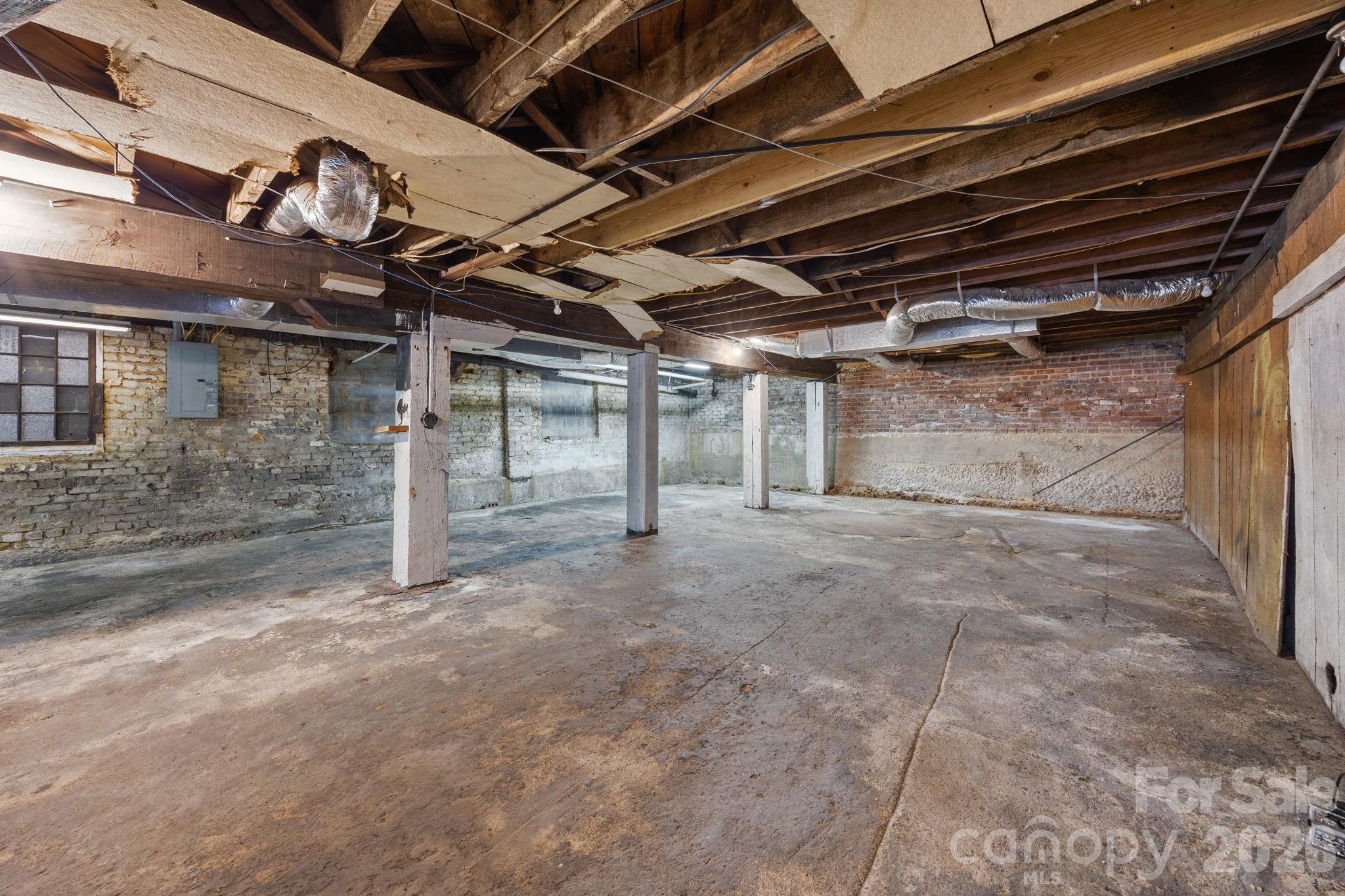1108 S Salisbury Avenue Property Photo 32