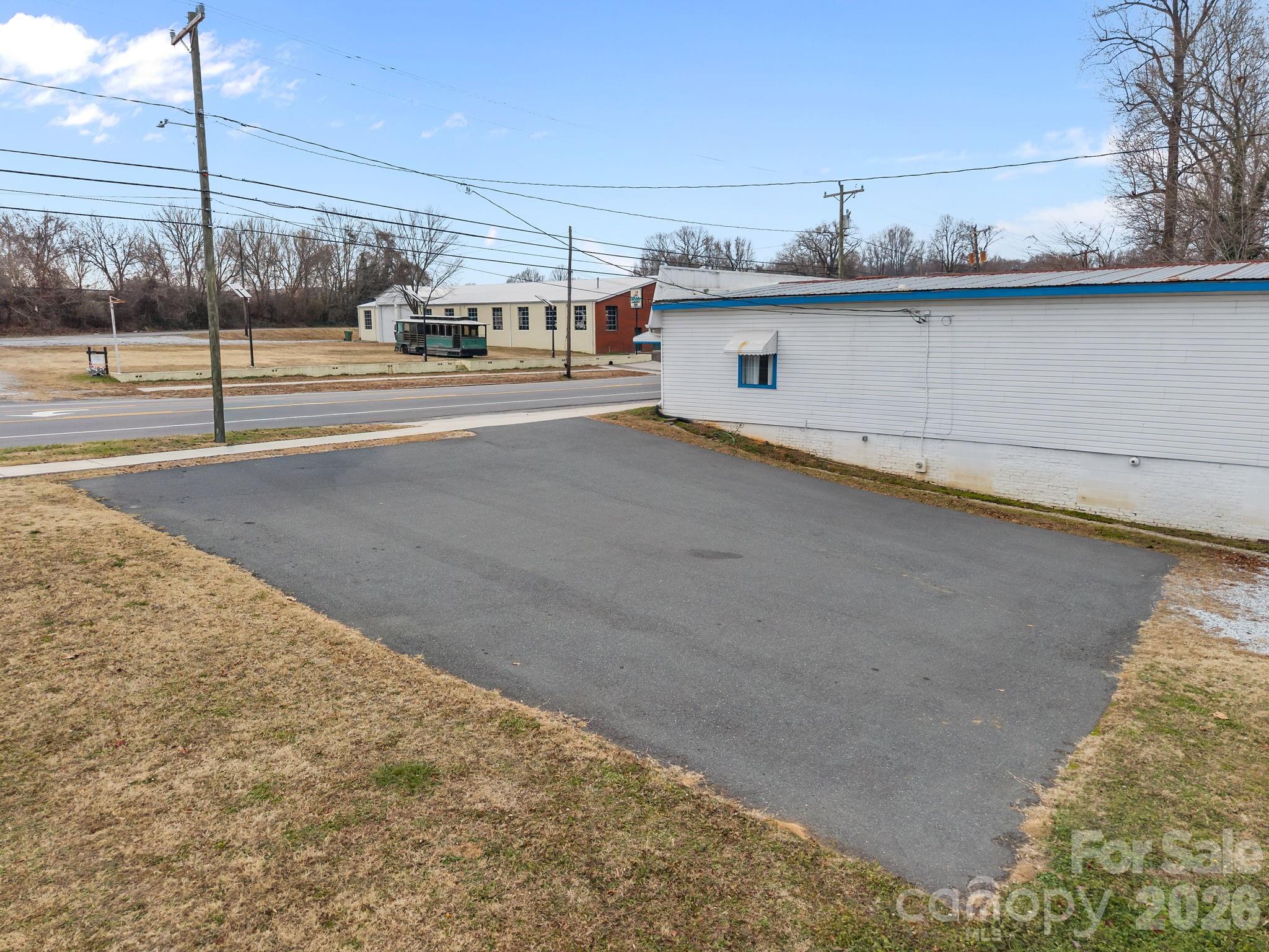 1108 S Salisbury Avenue Property Photo 34