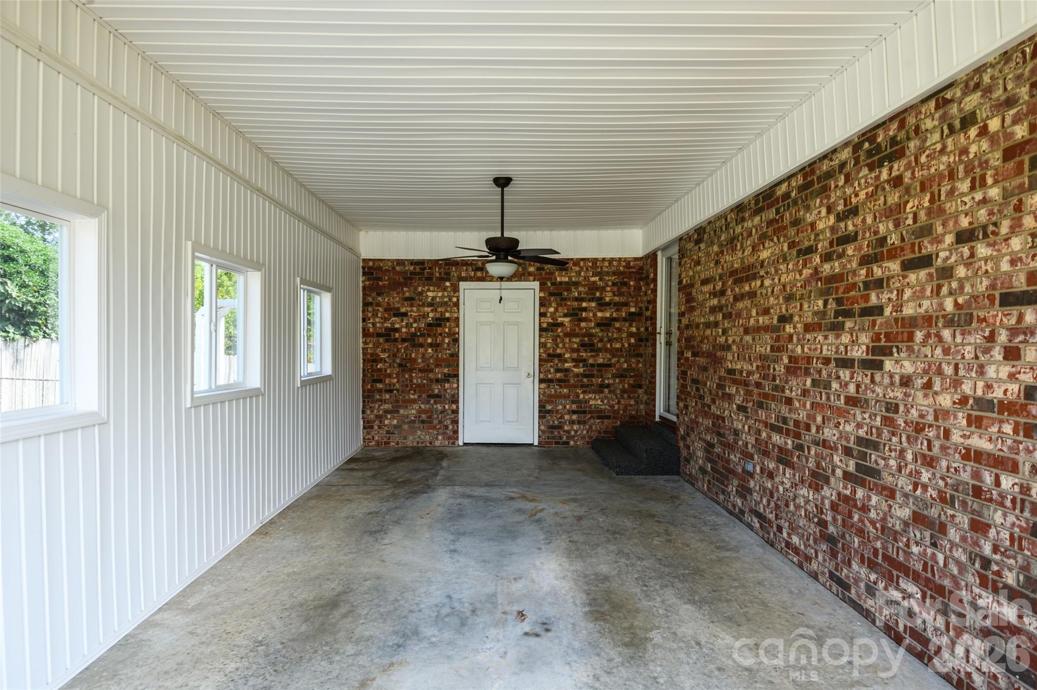 5426 Oakcrest Road Property Photo 14