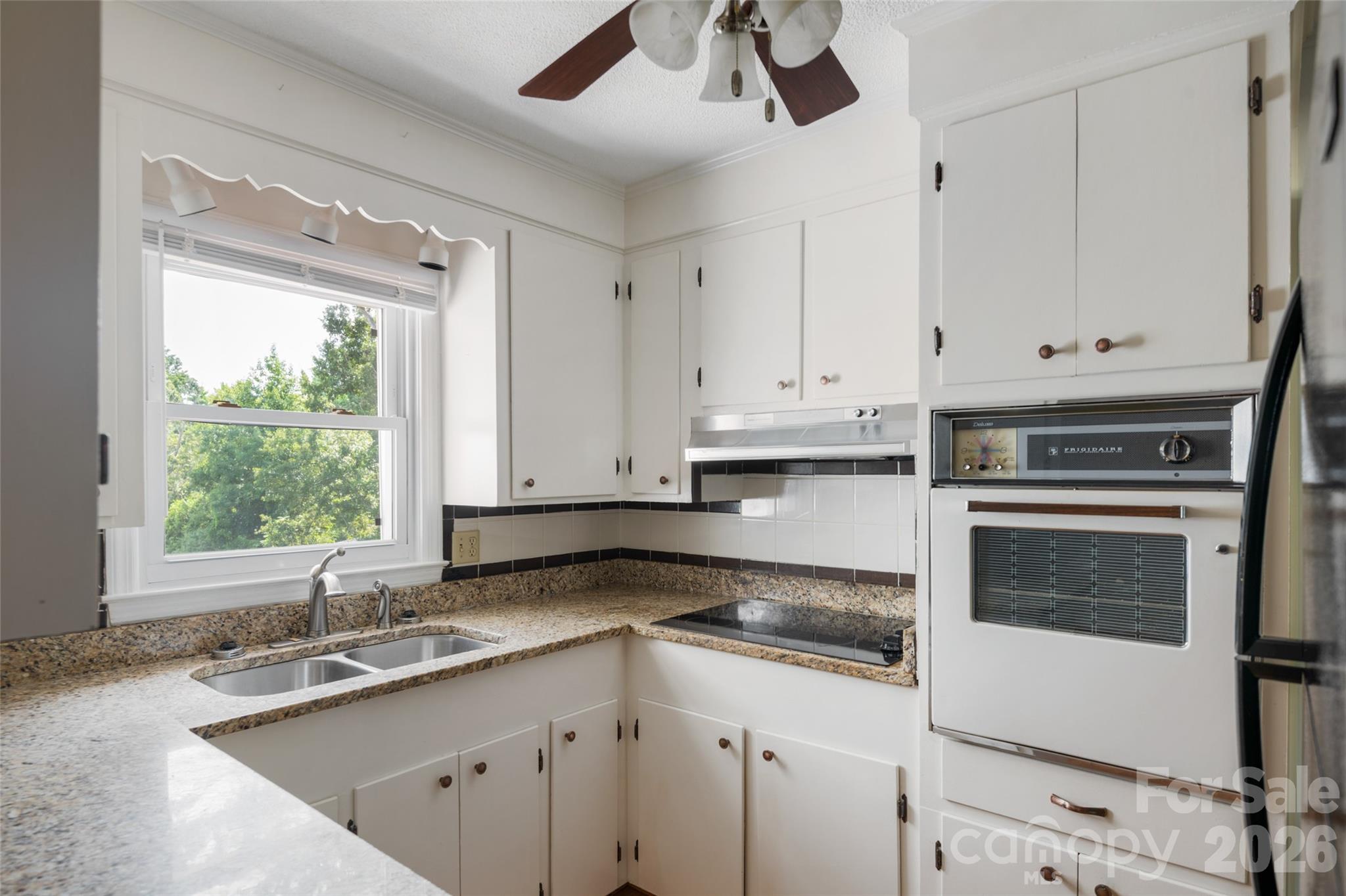 5426 Oakcrest Road Property Photo 23