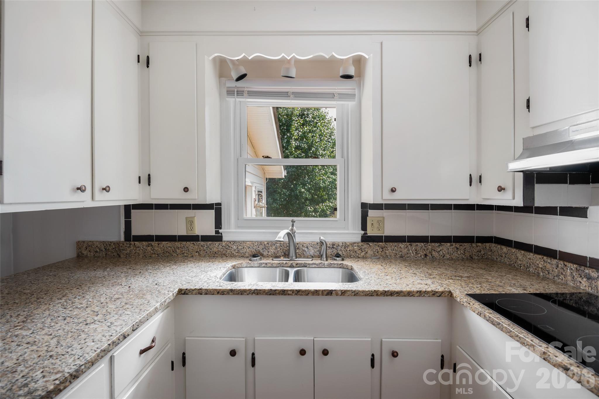 5426 Oakcrest Road Property Photo 25