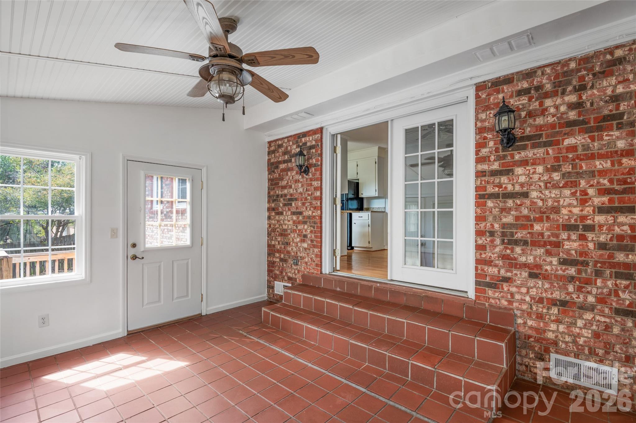 5426 Oakcrest Road Property Photo 38