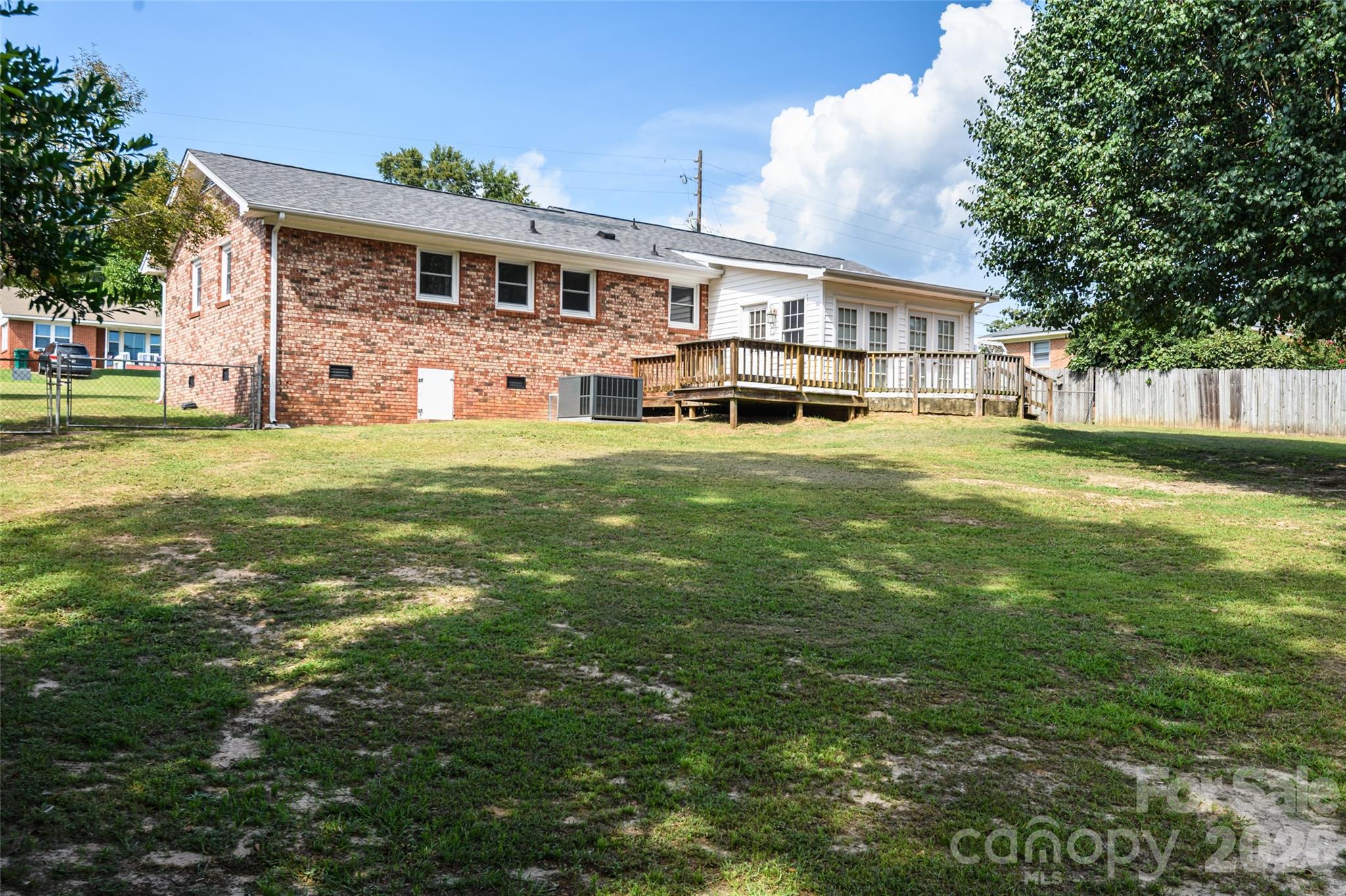 5426 Oakcrest Road Property Photo 46