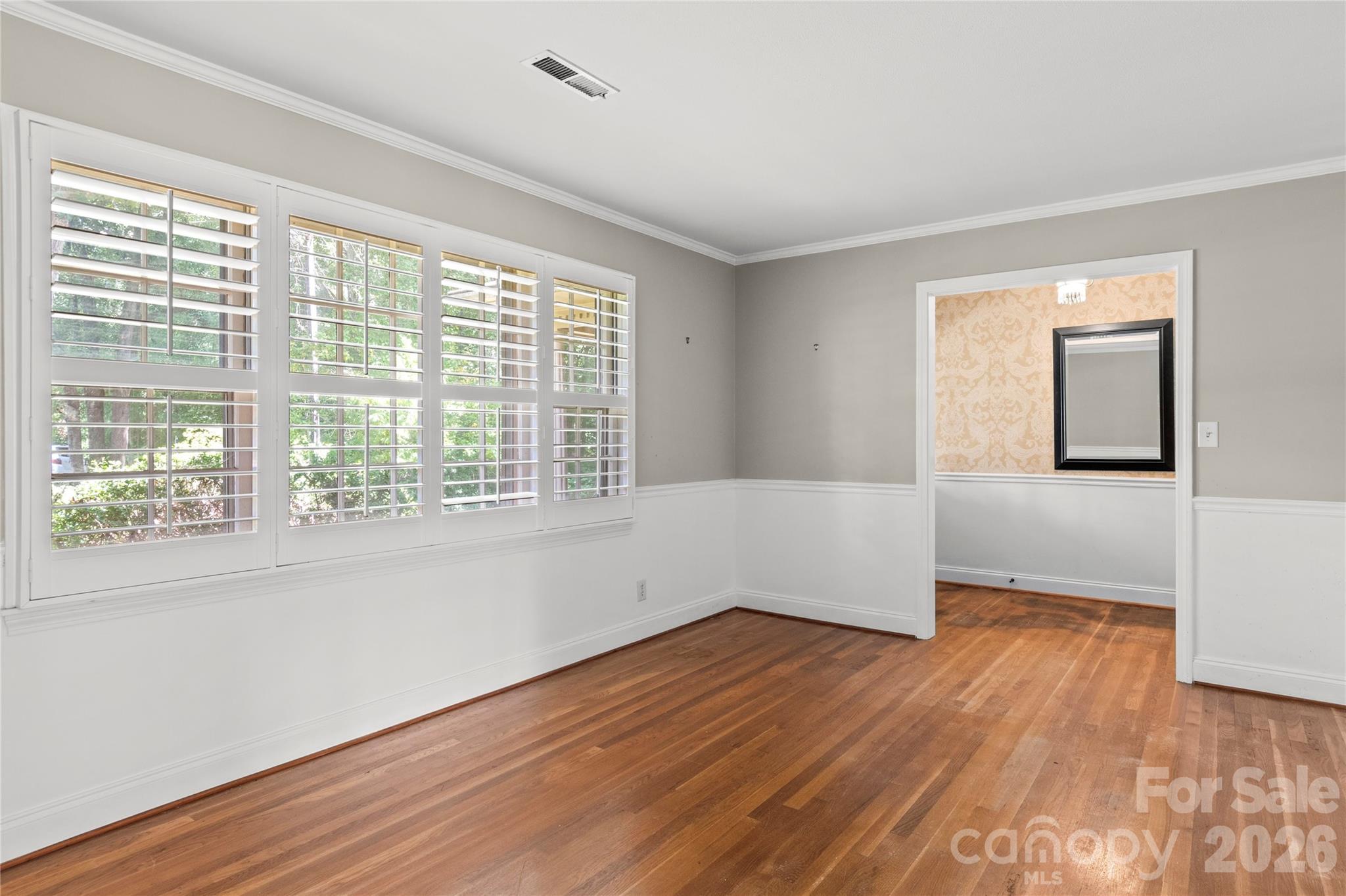 560 Kelway Place Property Photo 10