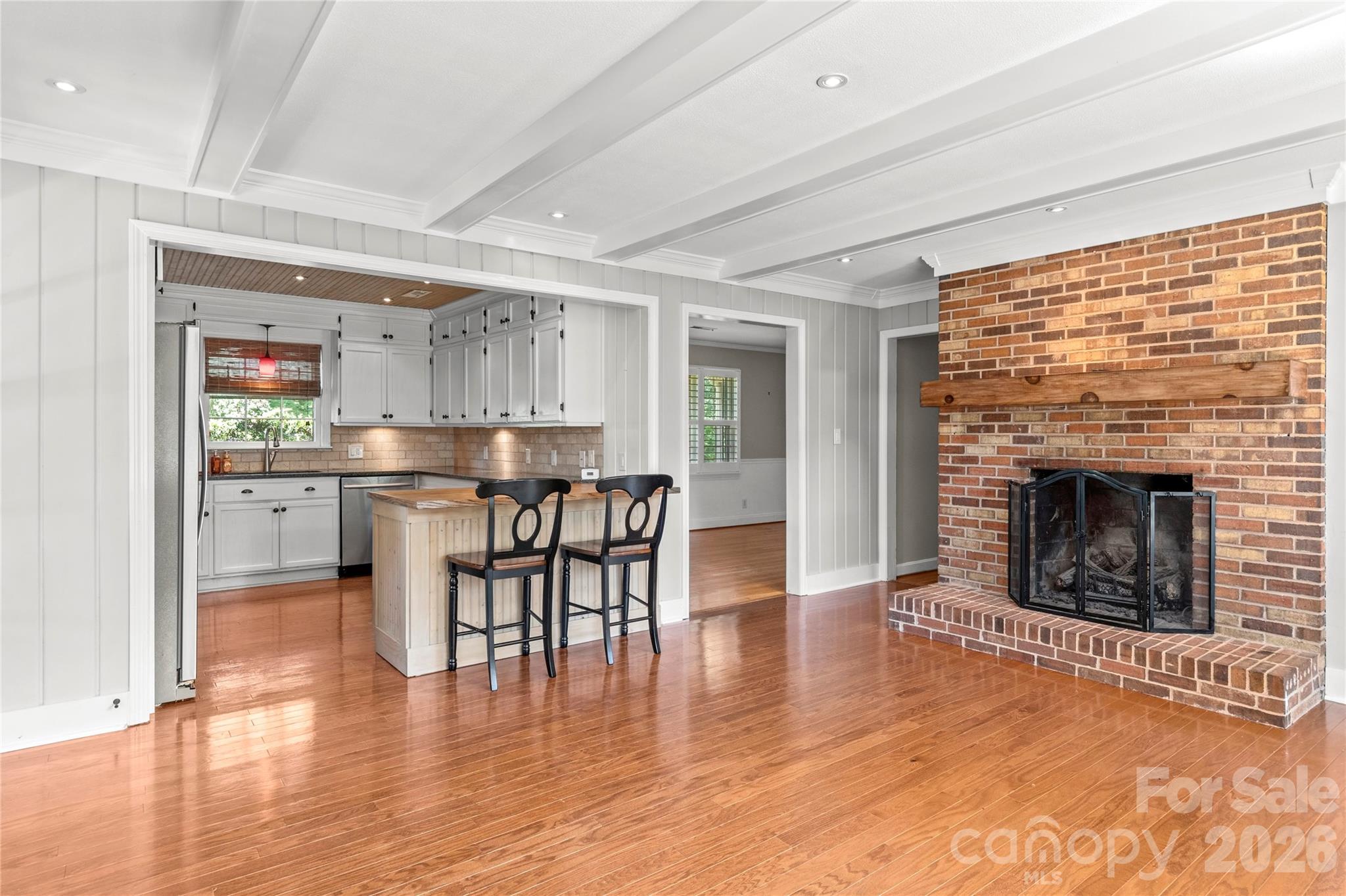 560 Kelway Place Property Photo 13