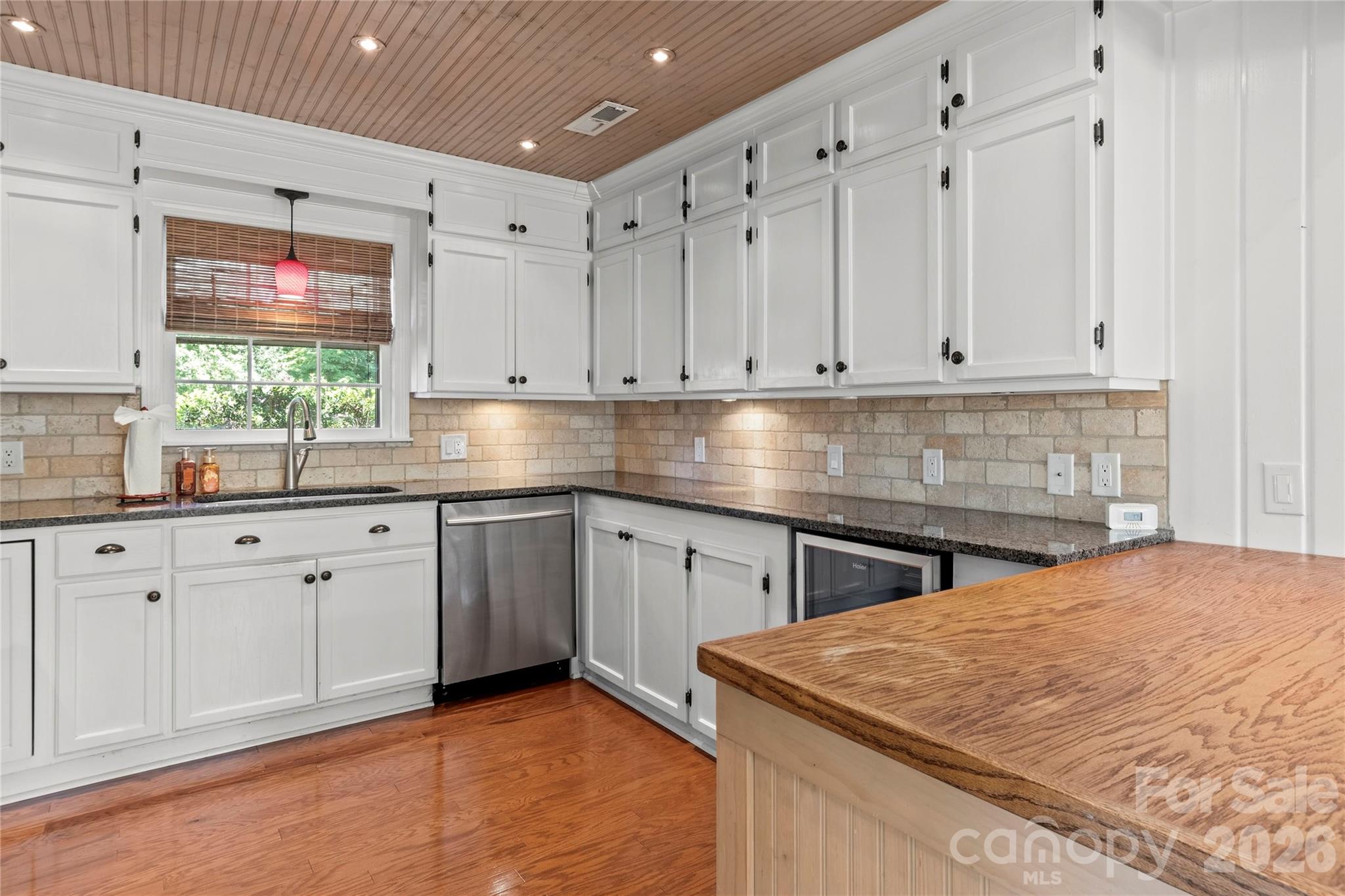 560 Kelway Place Property Photo 15
