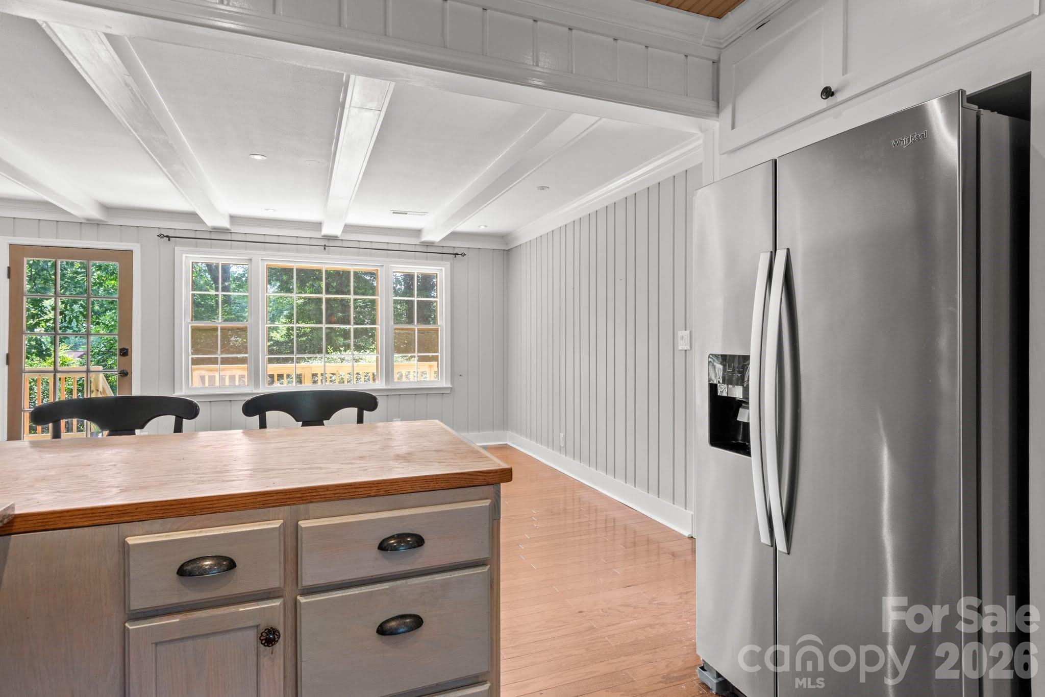 560 Kelway Place Property Photo 17