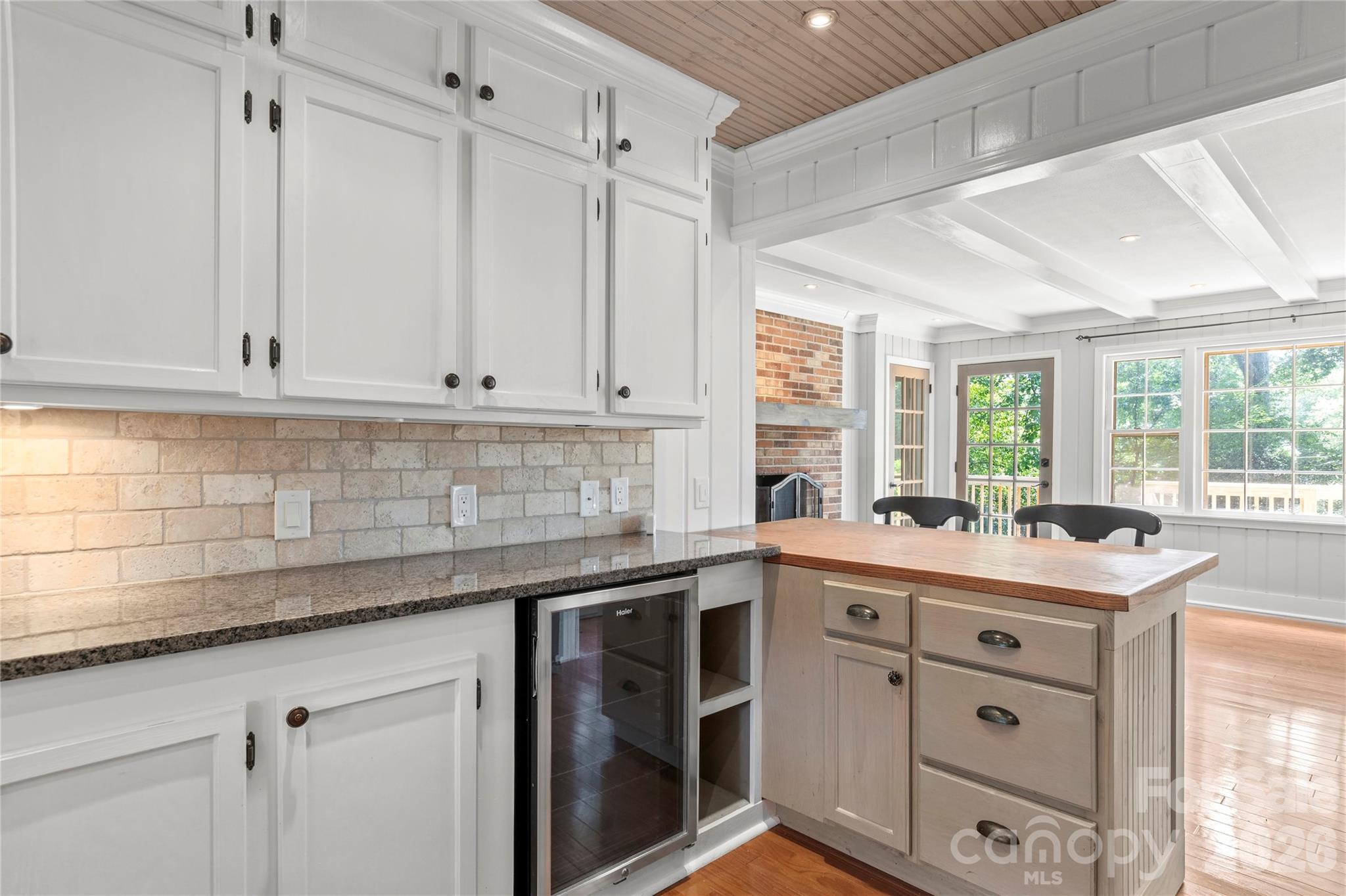 560 Kelway Place Property Photo 18