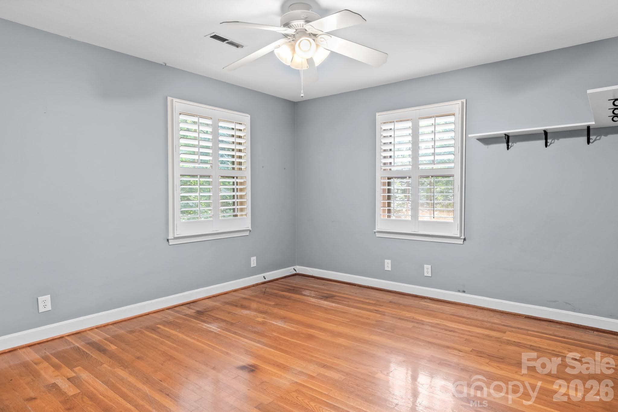 560 Kelway Place Property Photo 22