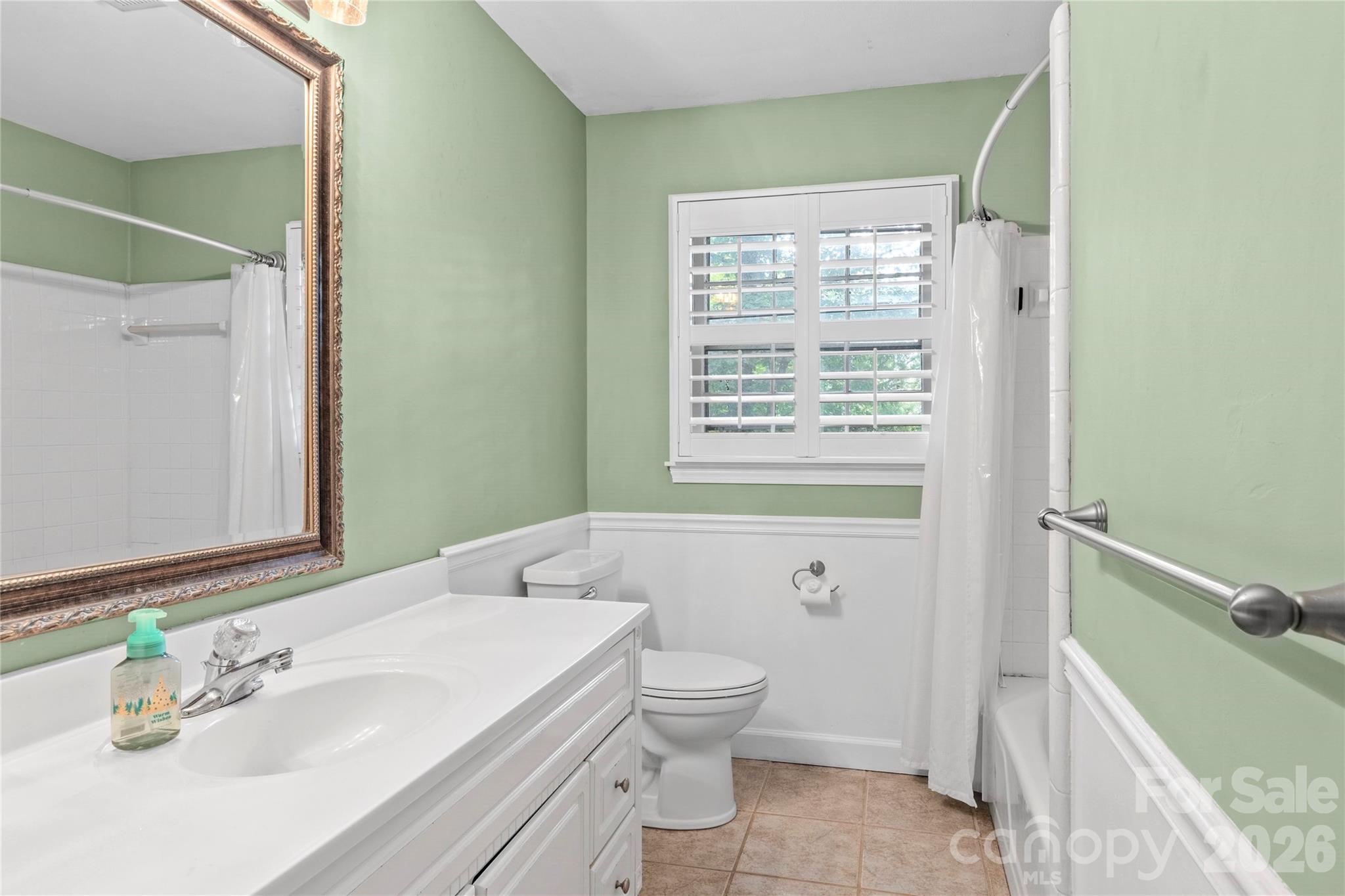 560 Kelway Place Property Photo 24