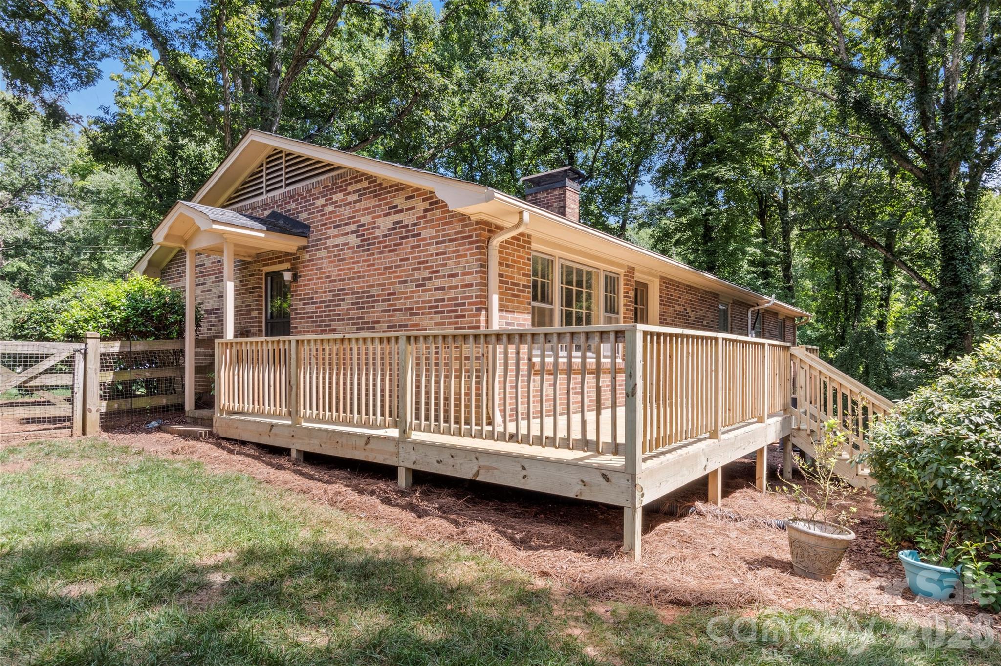 560 Kelway Place Property Photo 30