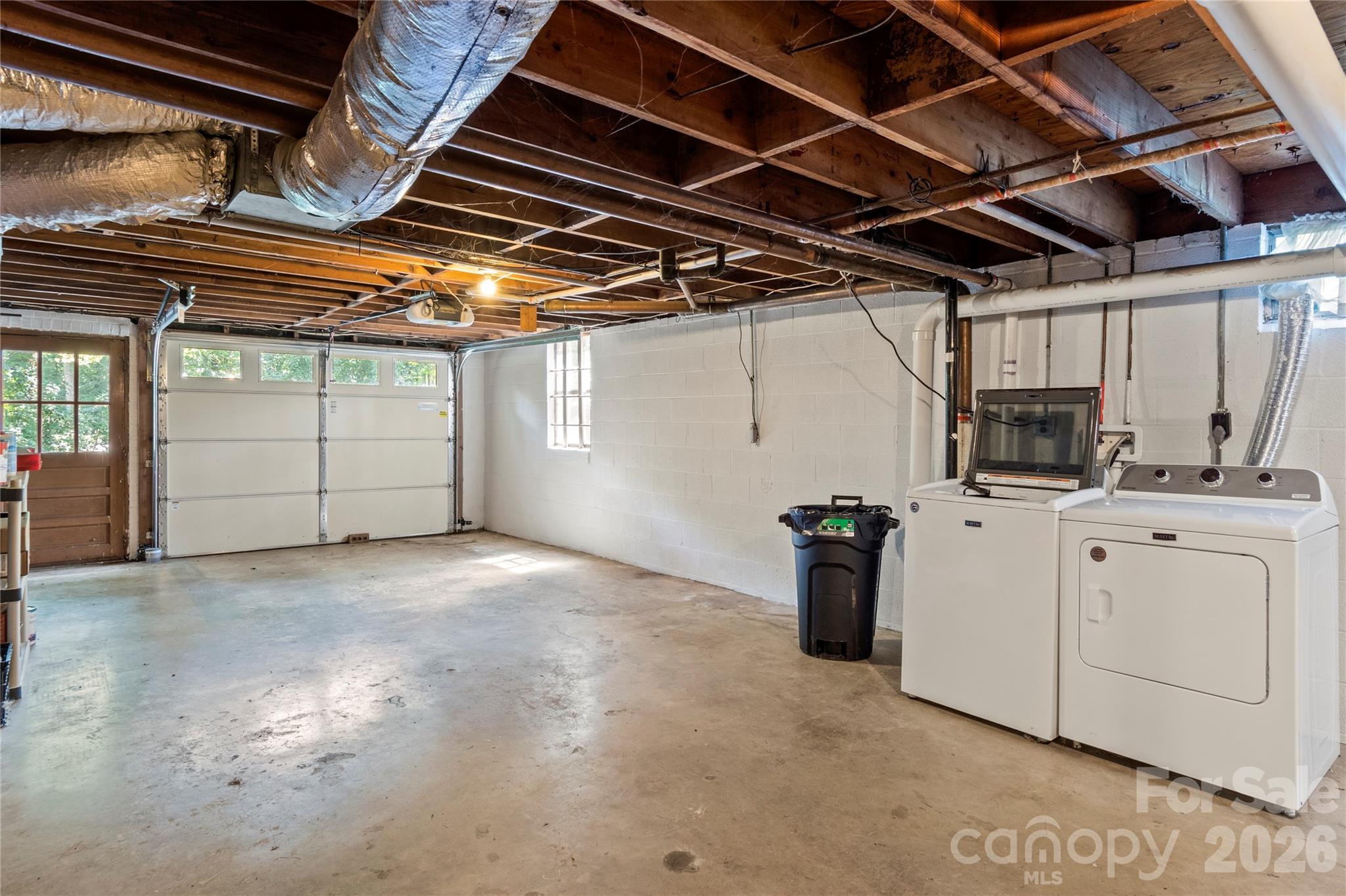 560 Kelway Place Property Photo 35