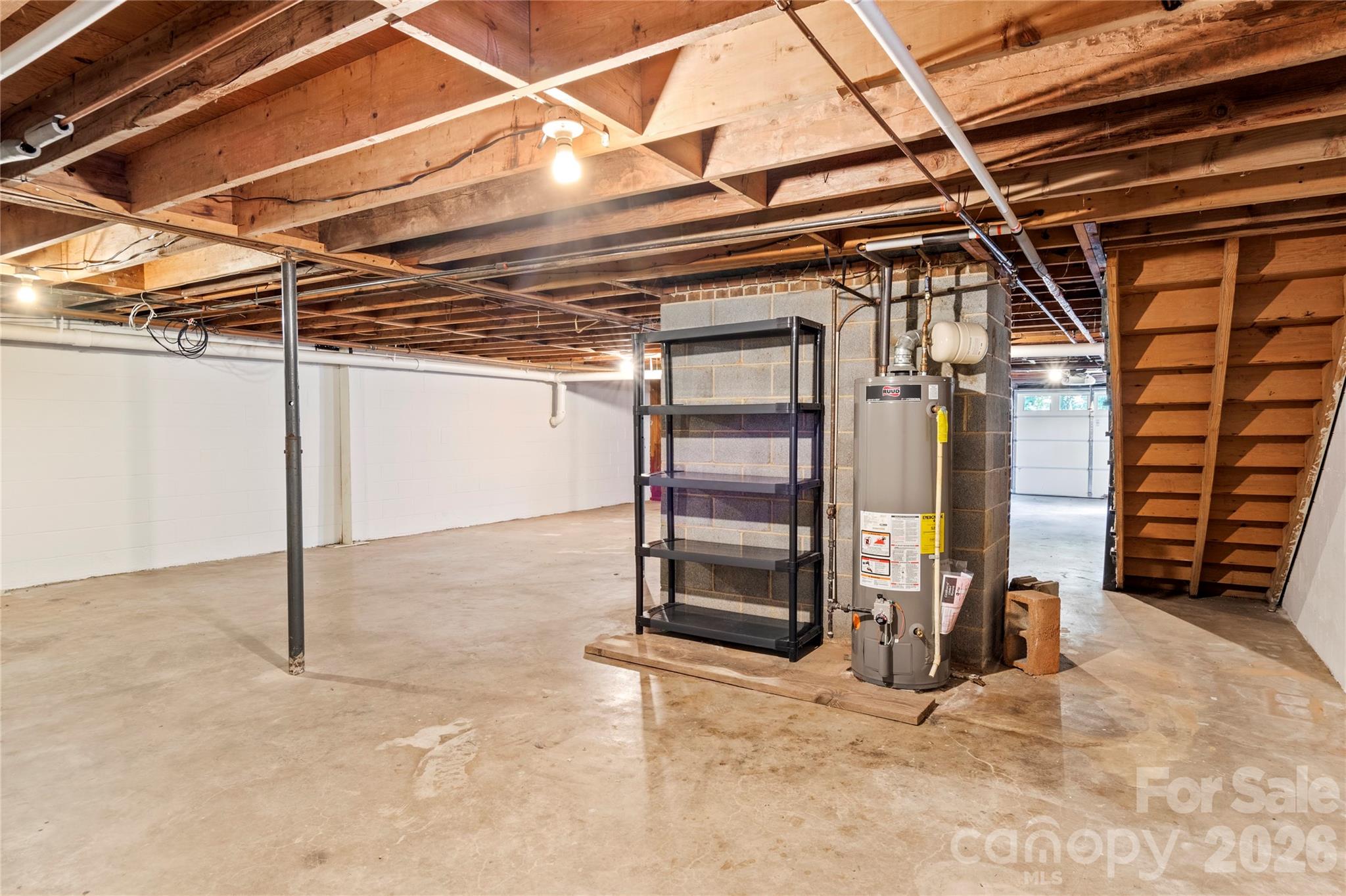 560 Kelway Place Property Photo 36
