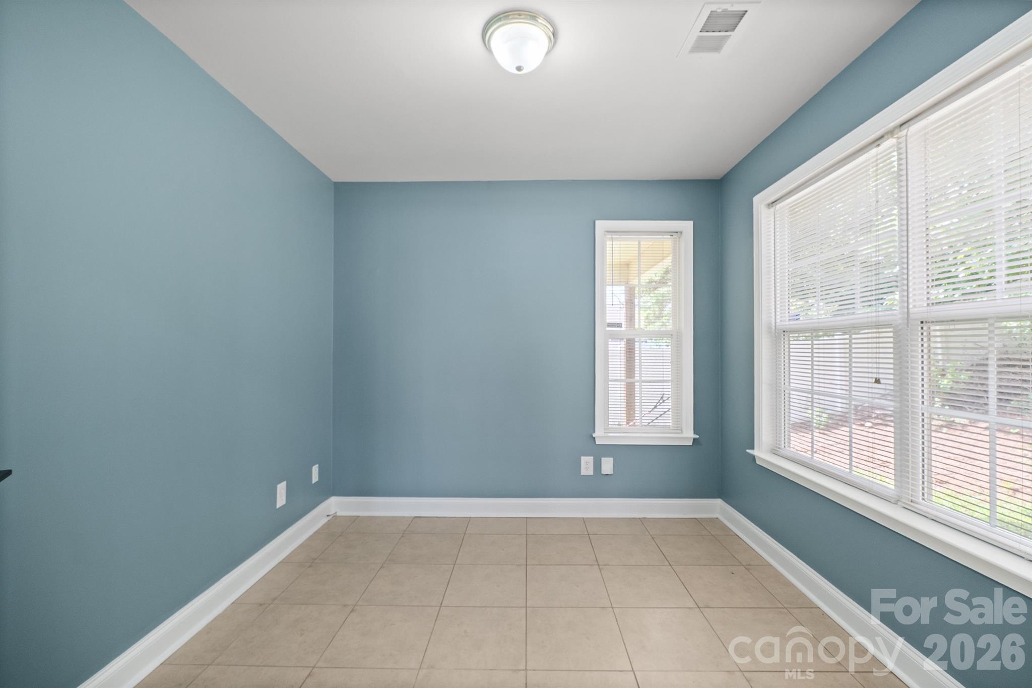 2646 Amber Crest Drive Property Photo 5