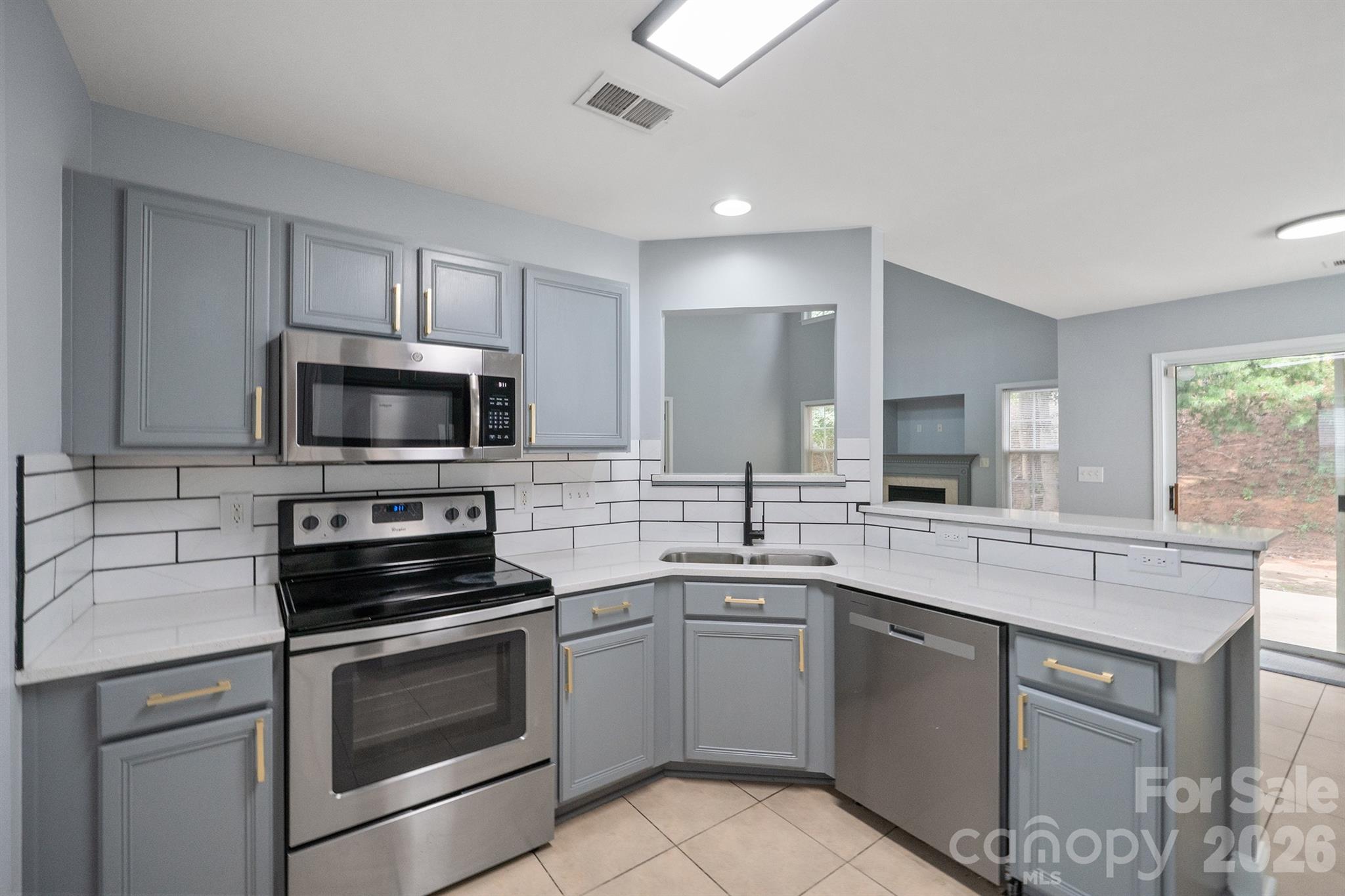 2646 Amber Crest Drive Property Photo 11