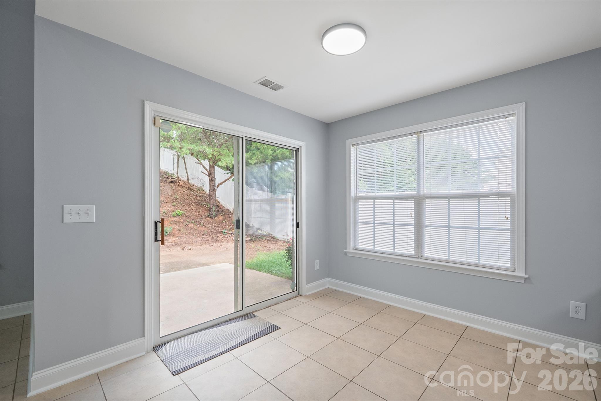 2646 Amber Crest Drive Property Photo 14