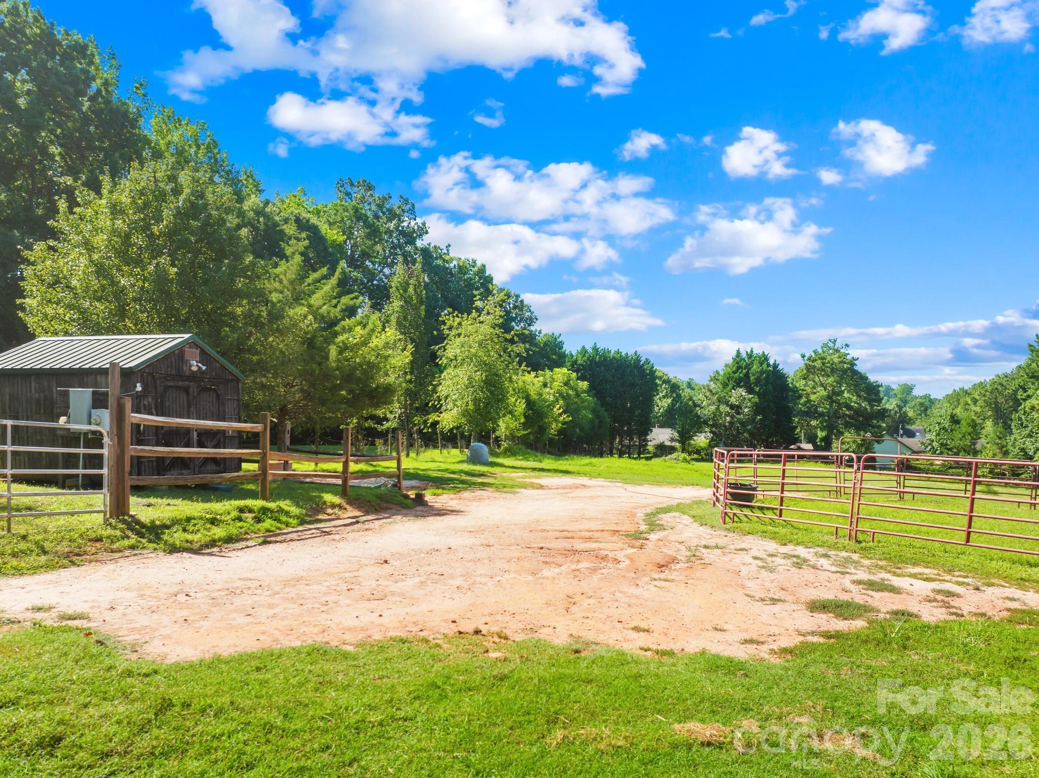 325 Big Indian Loop Property Photo 16