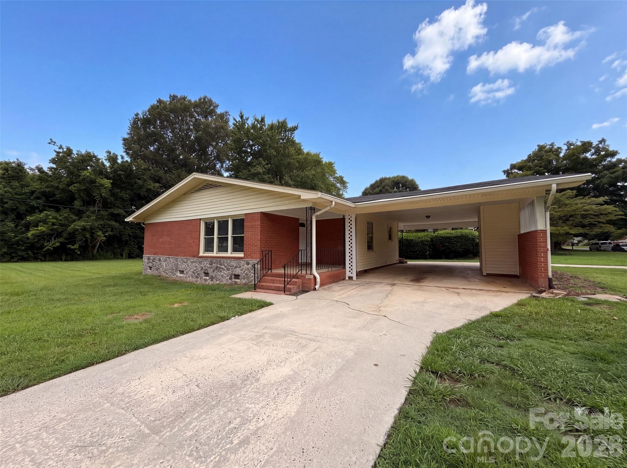 1951 Taylor Drive Property Photo 1
