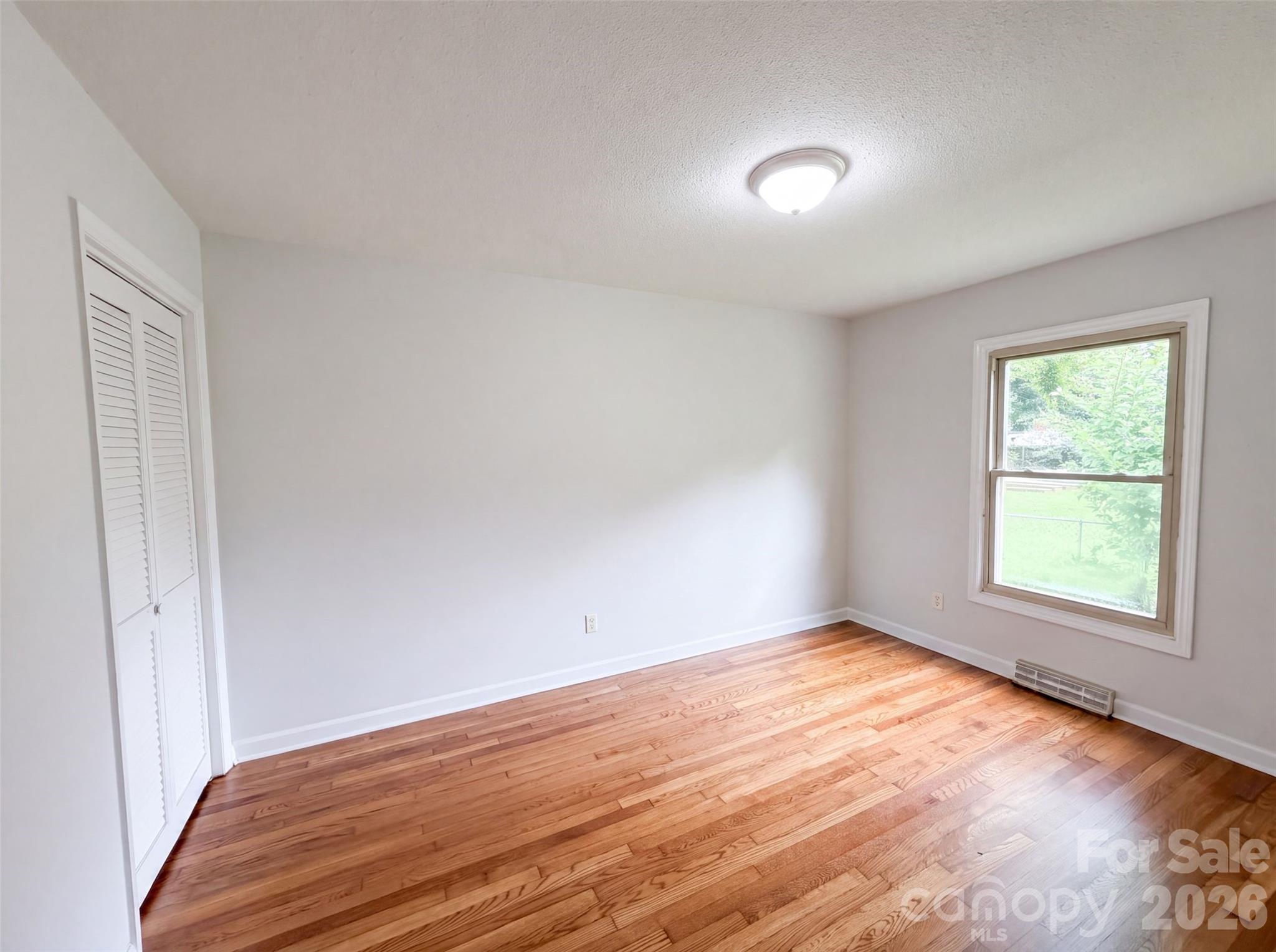 1951 Taylor Drive Property Photo 4