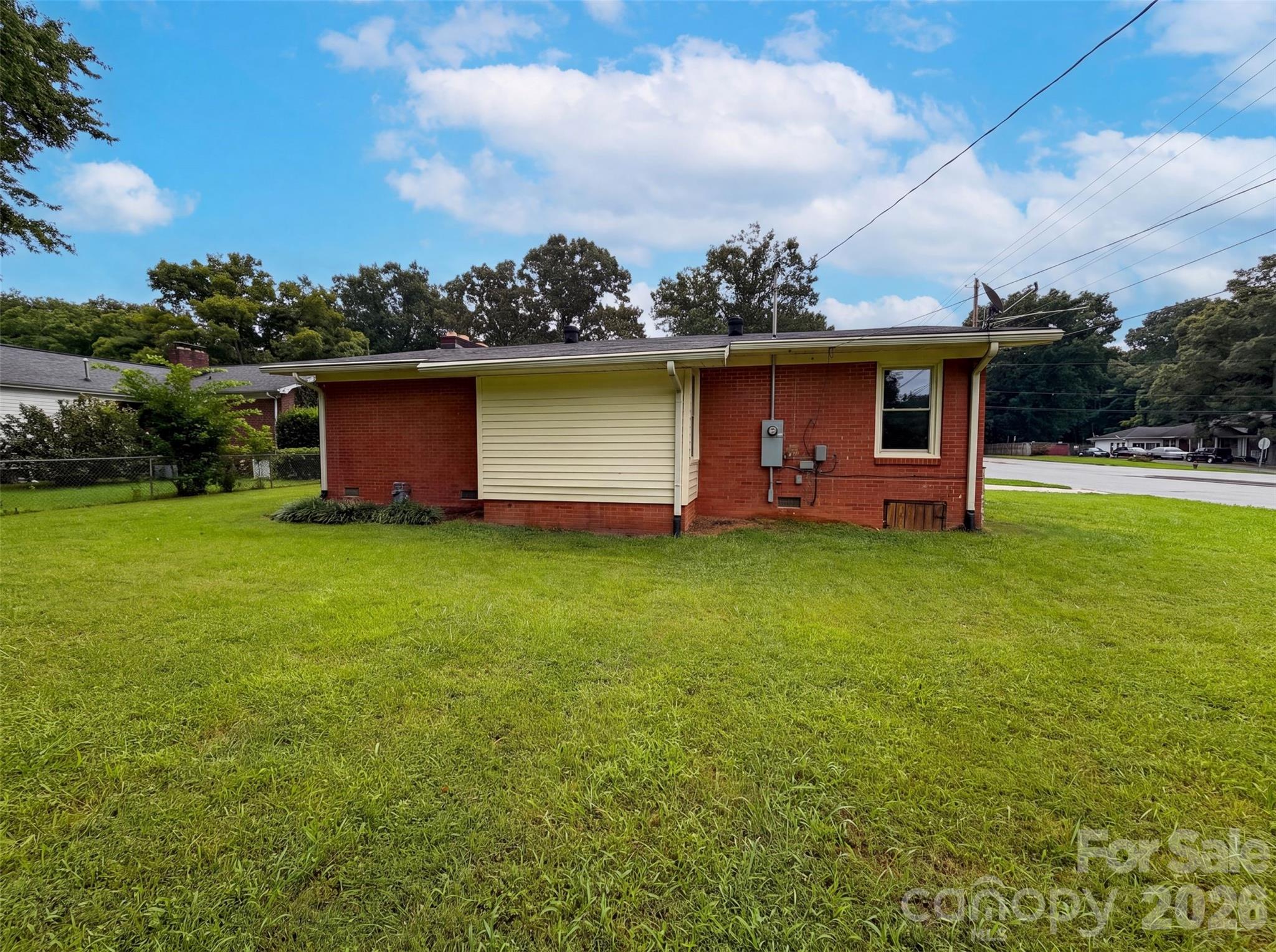 1951 Taylor Drive Property Photo 5
