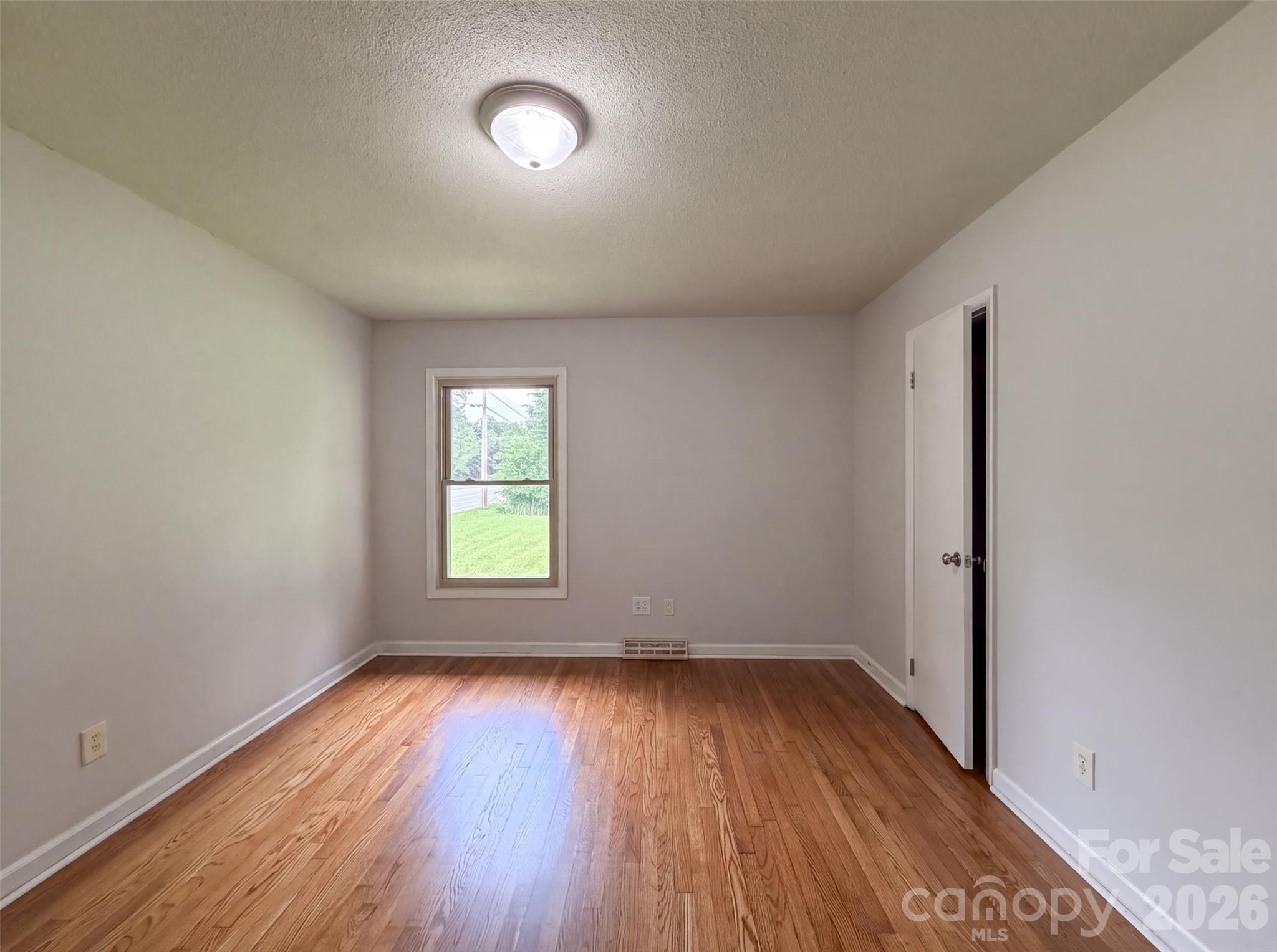 1951 Taylor Drive Property Photo 11