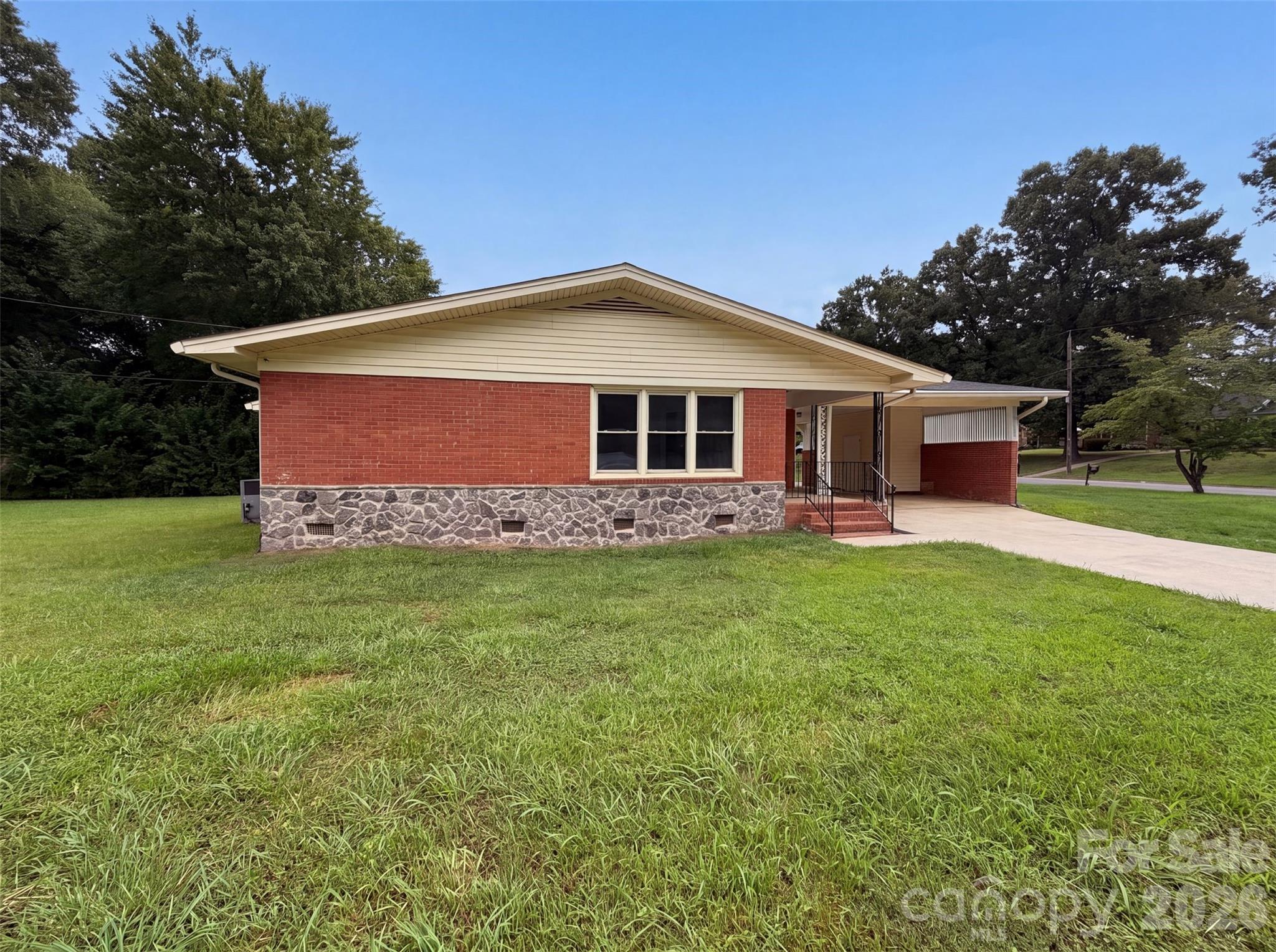 1951 Taylor Drive Property Photo 16
