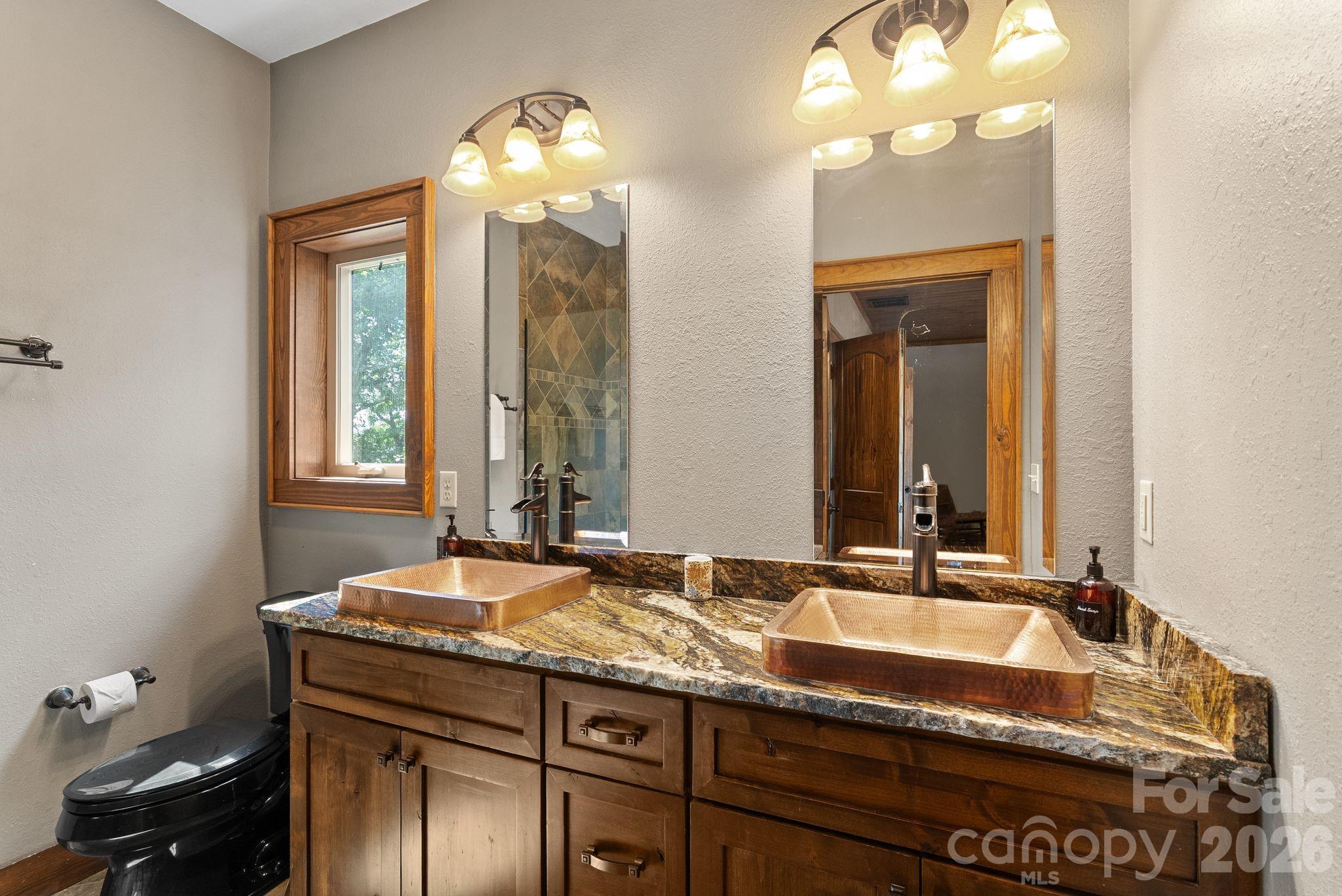 100 Moonshineholler Drive Property Photo 7