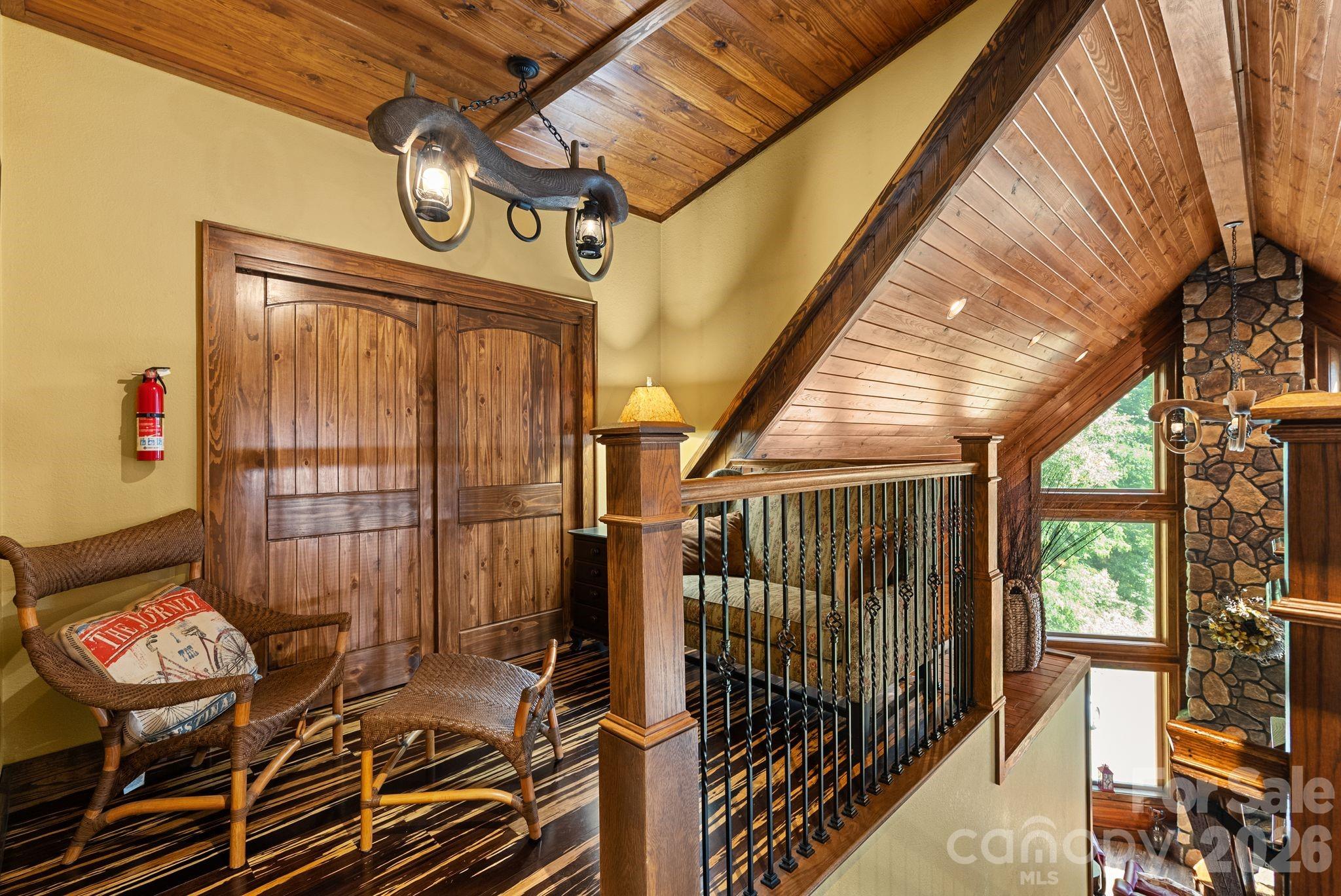100 Moonshineholler Drive Property Photo 10