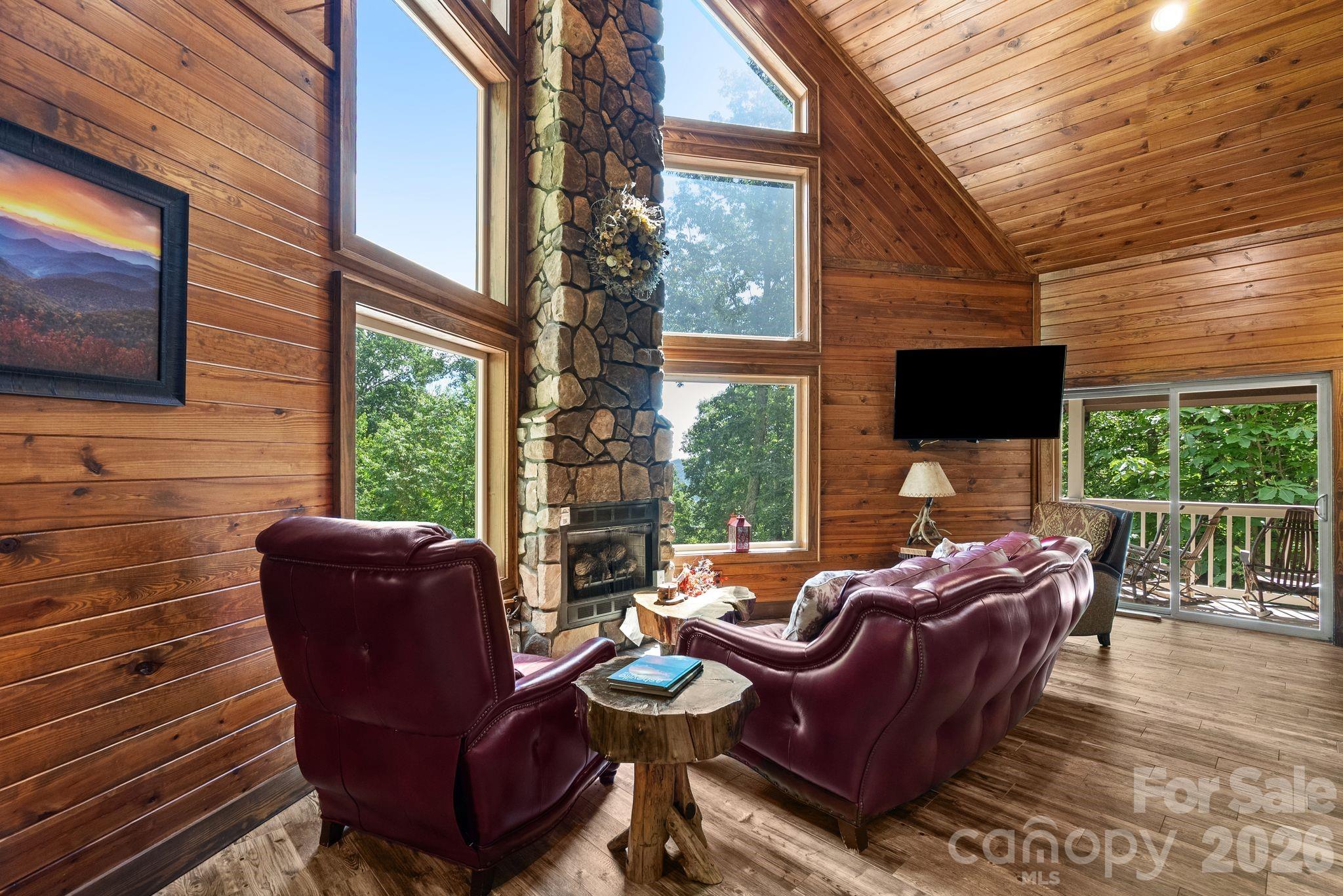 100 Moonshineholler Drive Property Photo 17