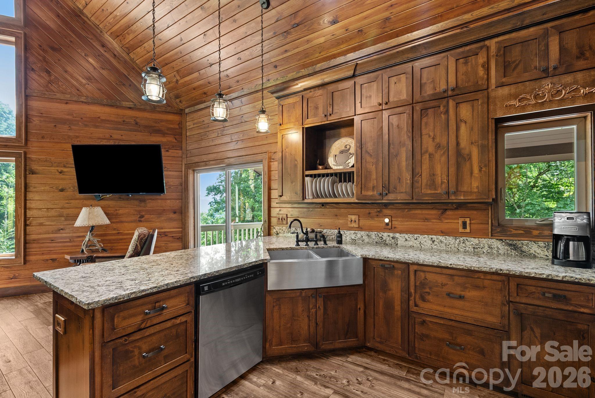 100 Moonshineholler Drive Property Photo 23
