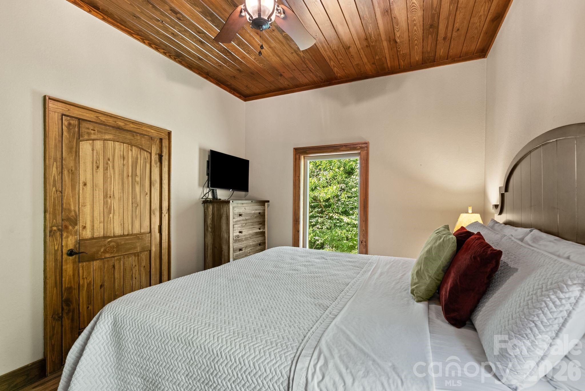 100 Moonshineholler Drive Property Photo 26