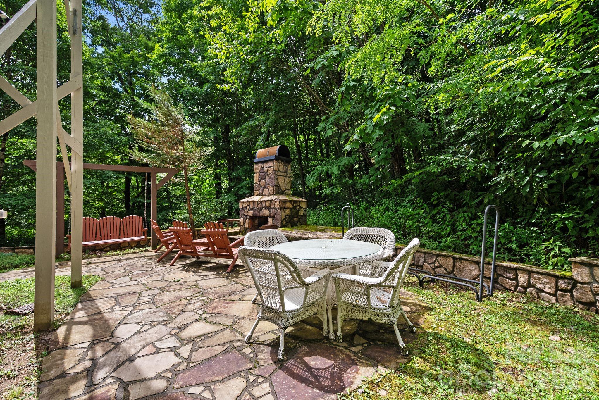 100 Moonshineholler Drive Property Photo 41