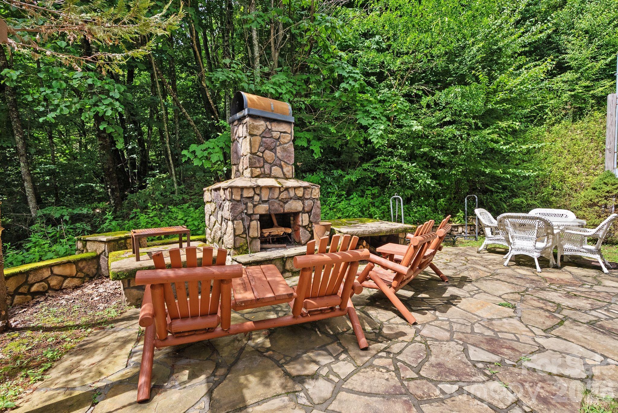 100 Moonshineholler Drive Property Photo 43
