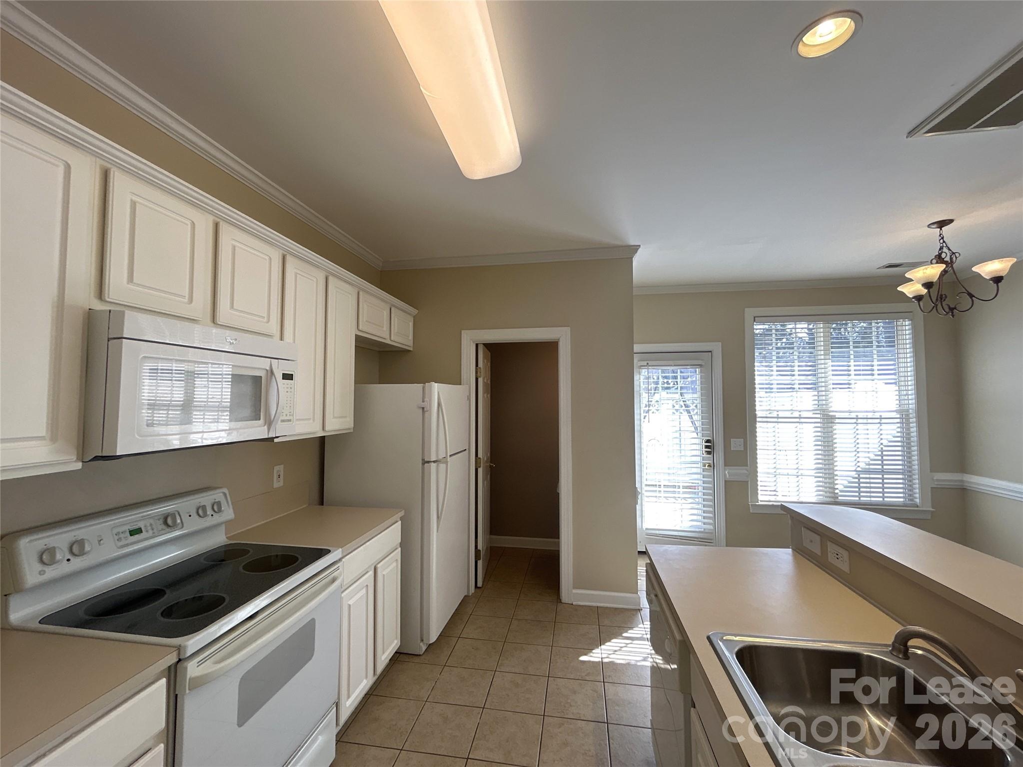 5619 Fetzer Avenue Property Photo 8