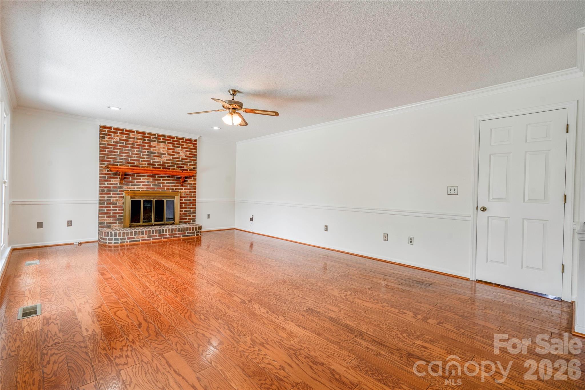 144 Oak Point Drive Property Photo 10