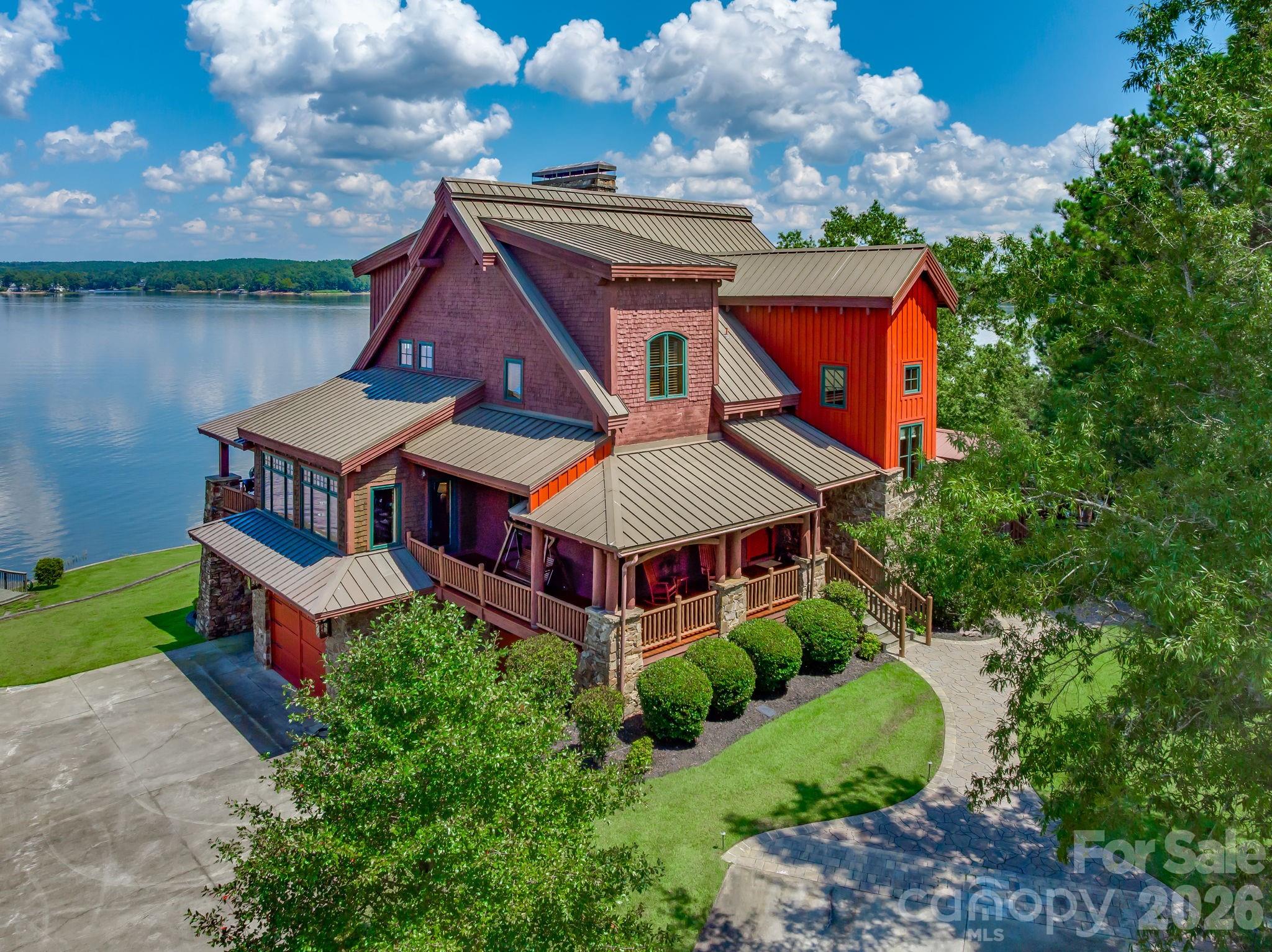 197 Smooth Rock Point Property Photo 1