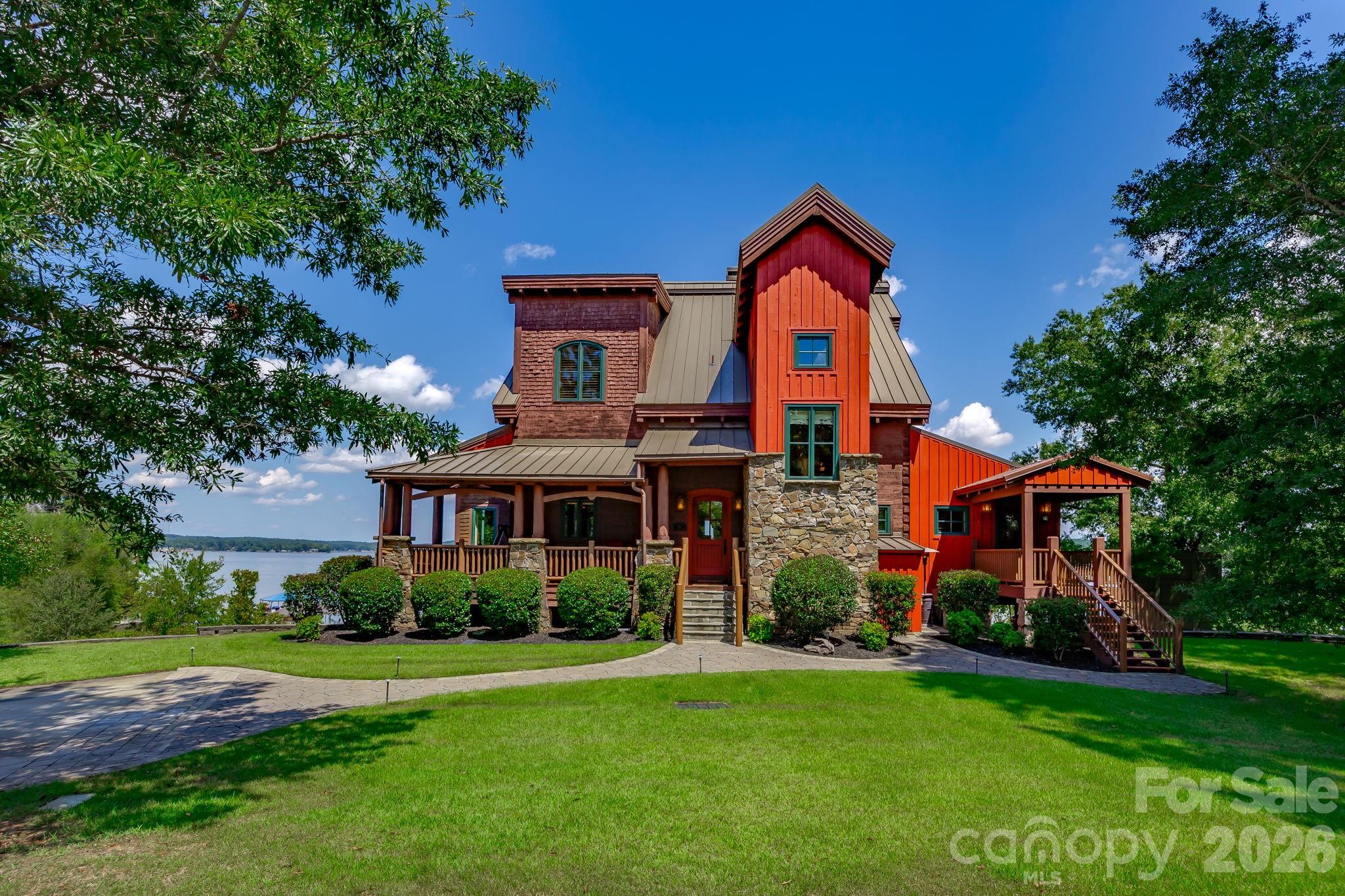 197 Smooth Rock Point Property Photo 3