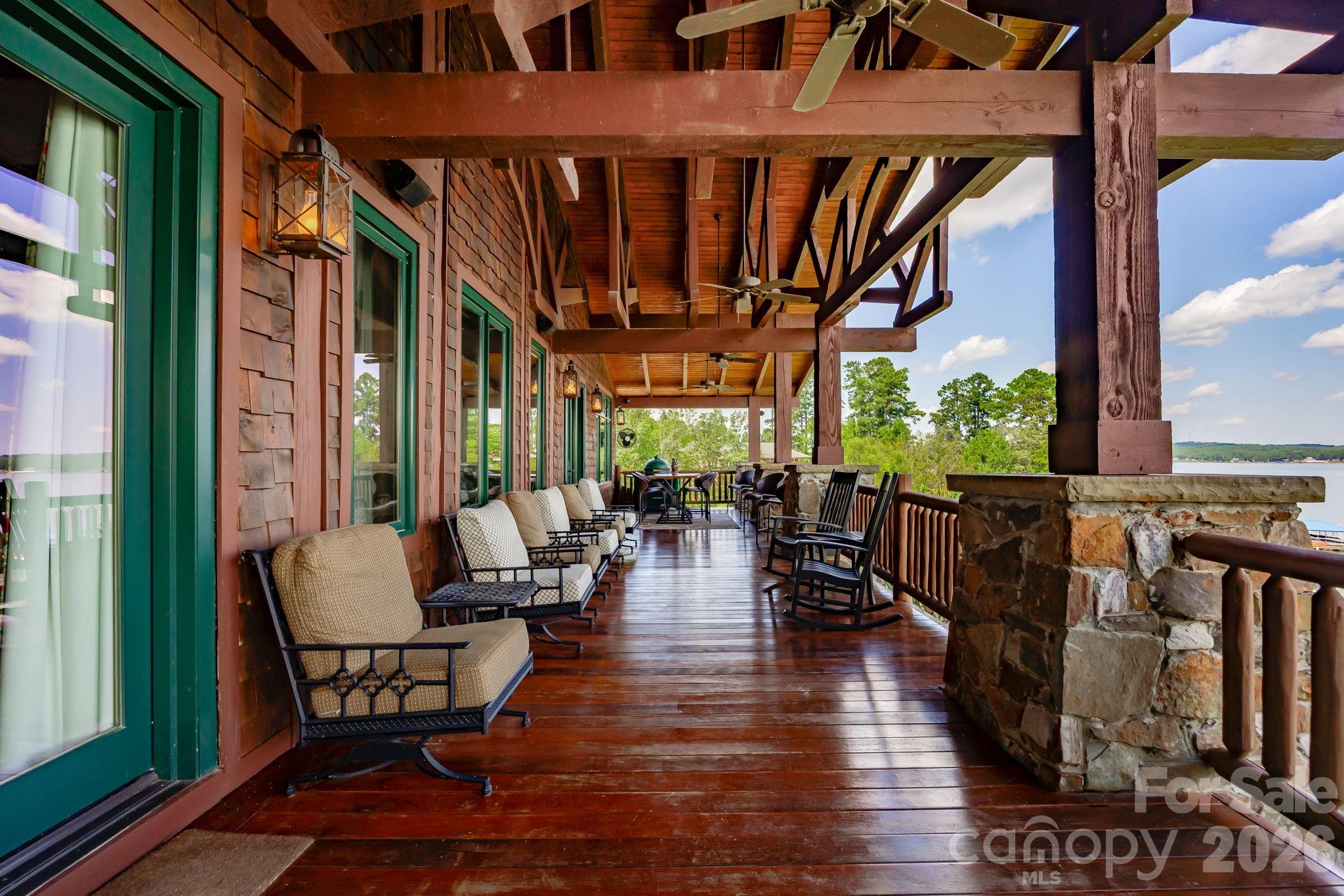197 Smooth Rock Point Property Photo 16