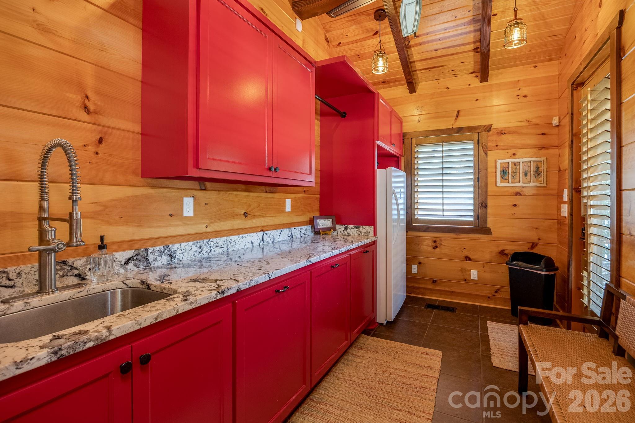 197 Smooth Rock Point Property Photo 25