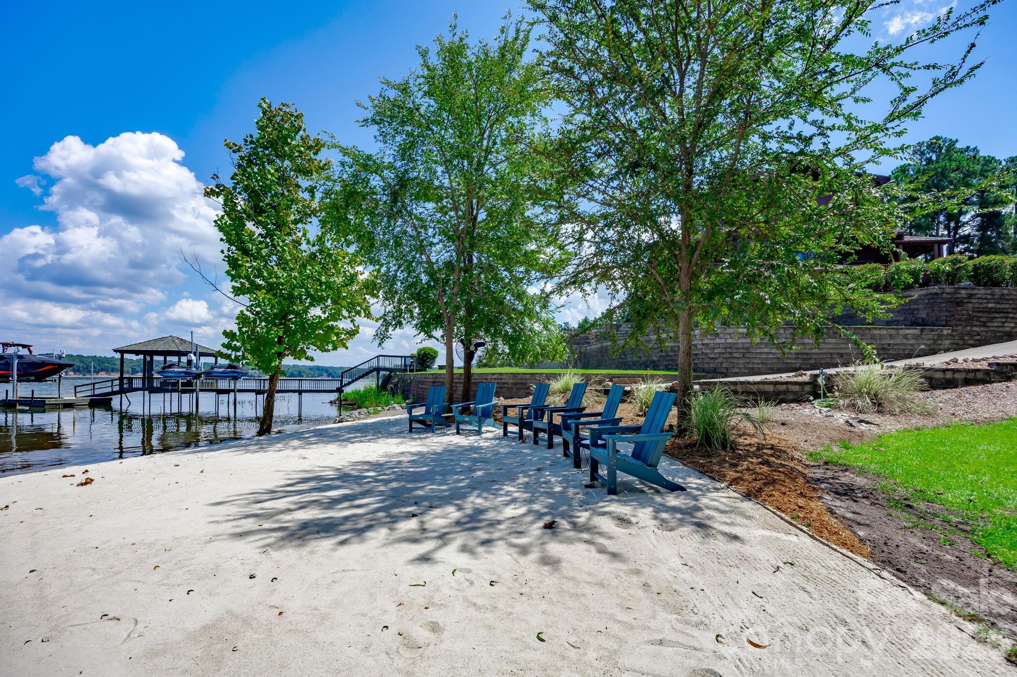 197 Smooth Rock Point Property Photo 40