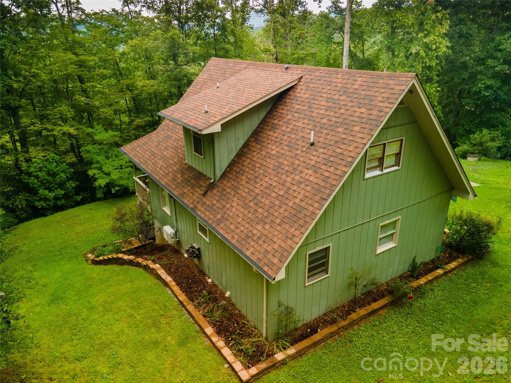 426 Meadowood Lane Property Photo 4