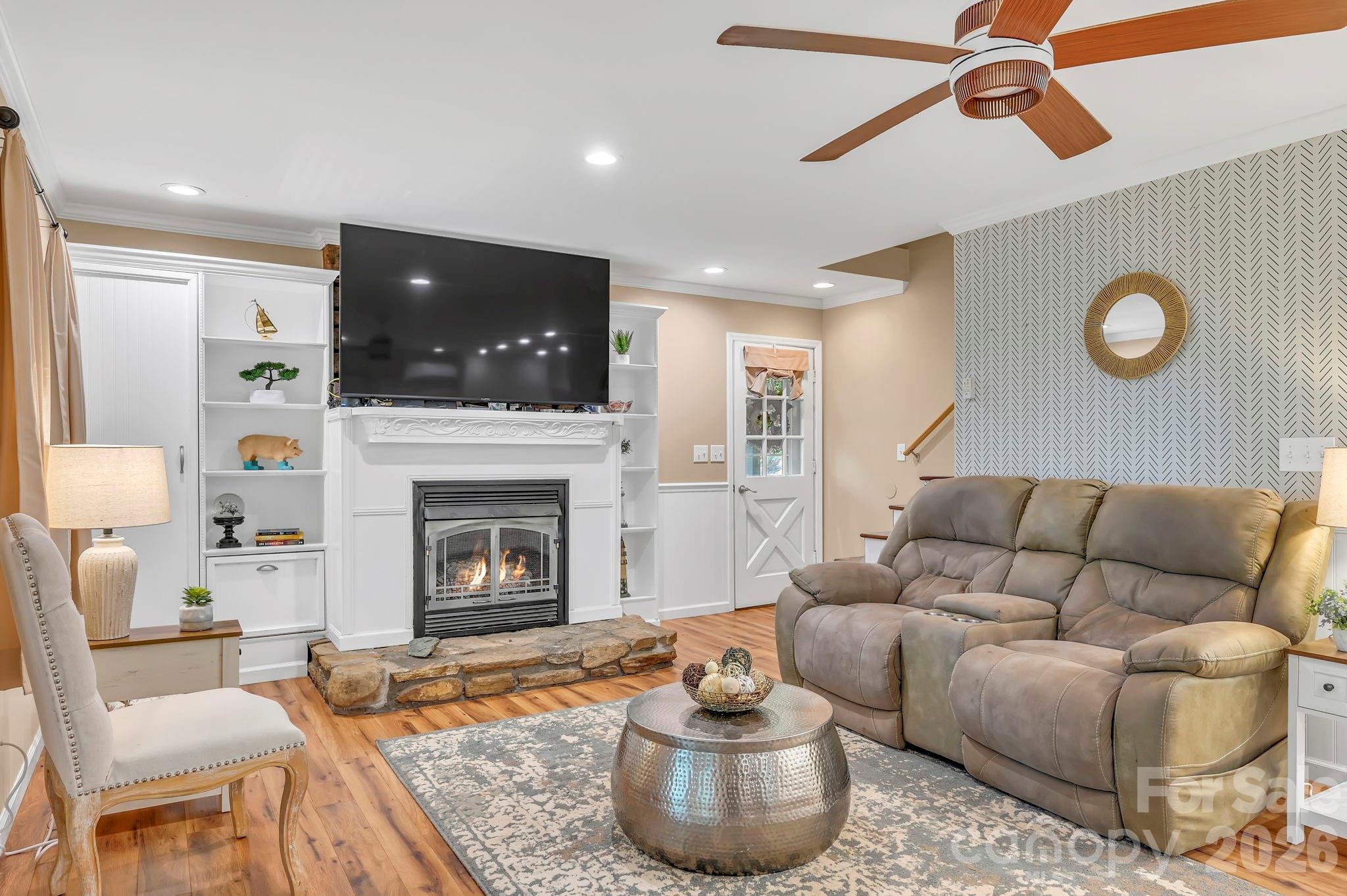 426 Meadowood Lane Property Photo 8