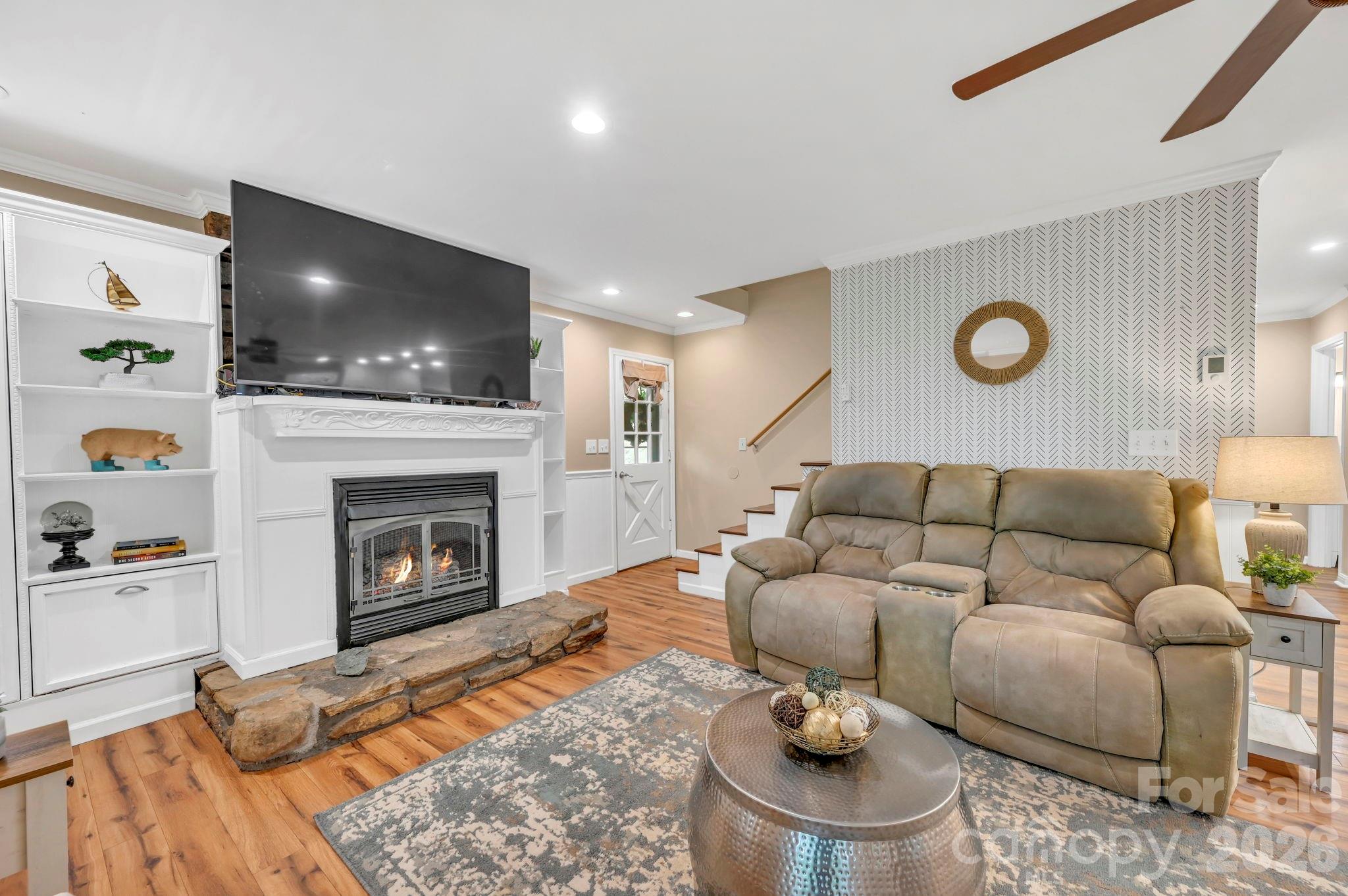 426 Meadowood Lane Property Photo 12