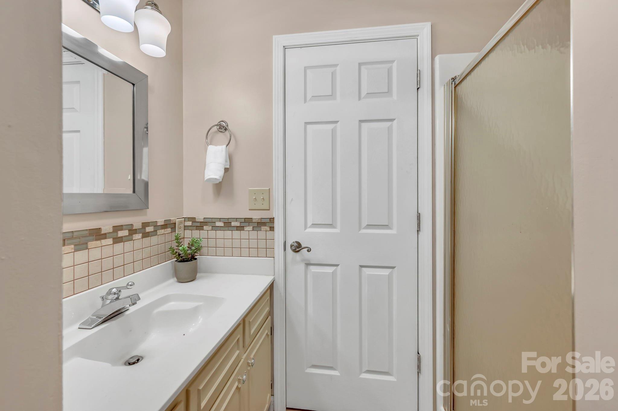 426 Meadowood Lane Property Photo 28