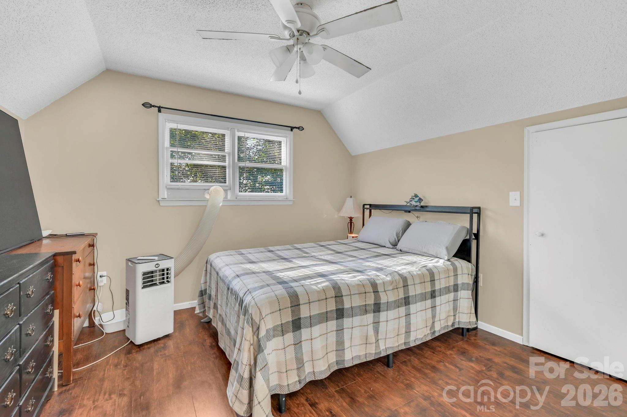 426 Meadowood Lane Property Photo 29
